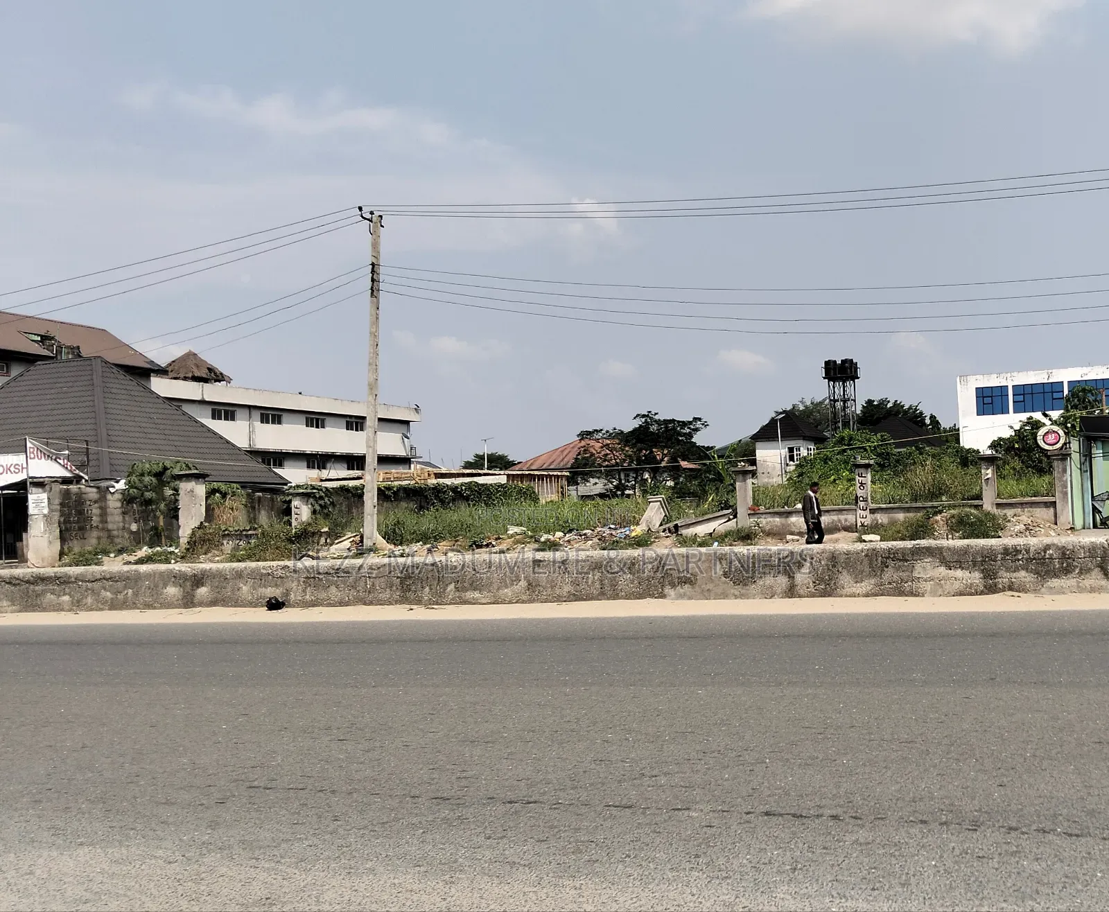 For Sale : 41⁄2 Rumuodomaya Rukpokwu Int'l Airport Road, Ph in Port-Harcourt
