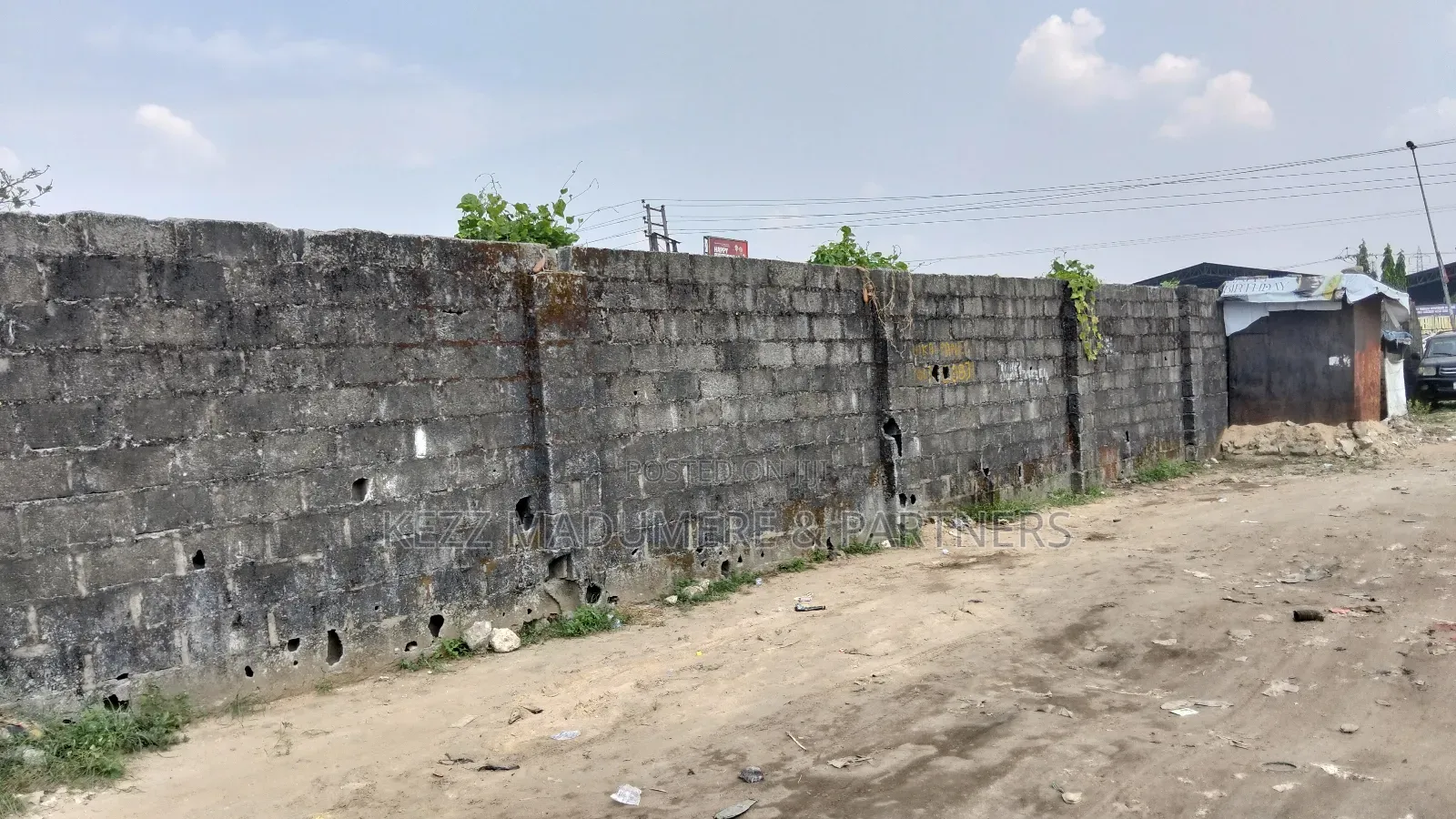 For Sale : 41⁄2 Rumuodomaya Rukpokwu Int'l Airport Road, Ph in Port-Harcourt