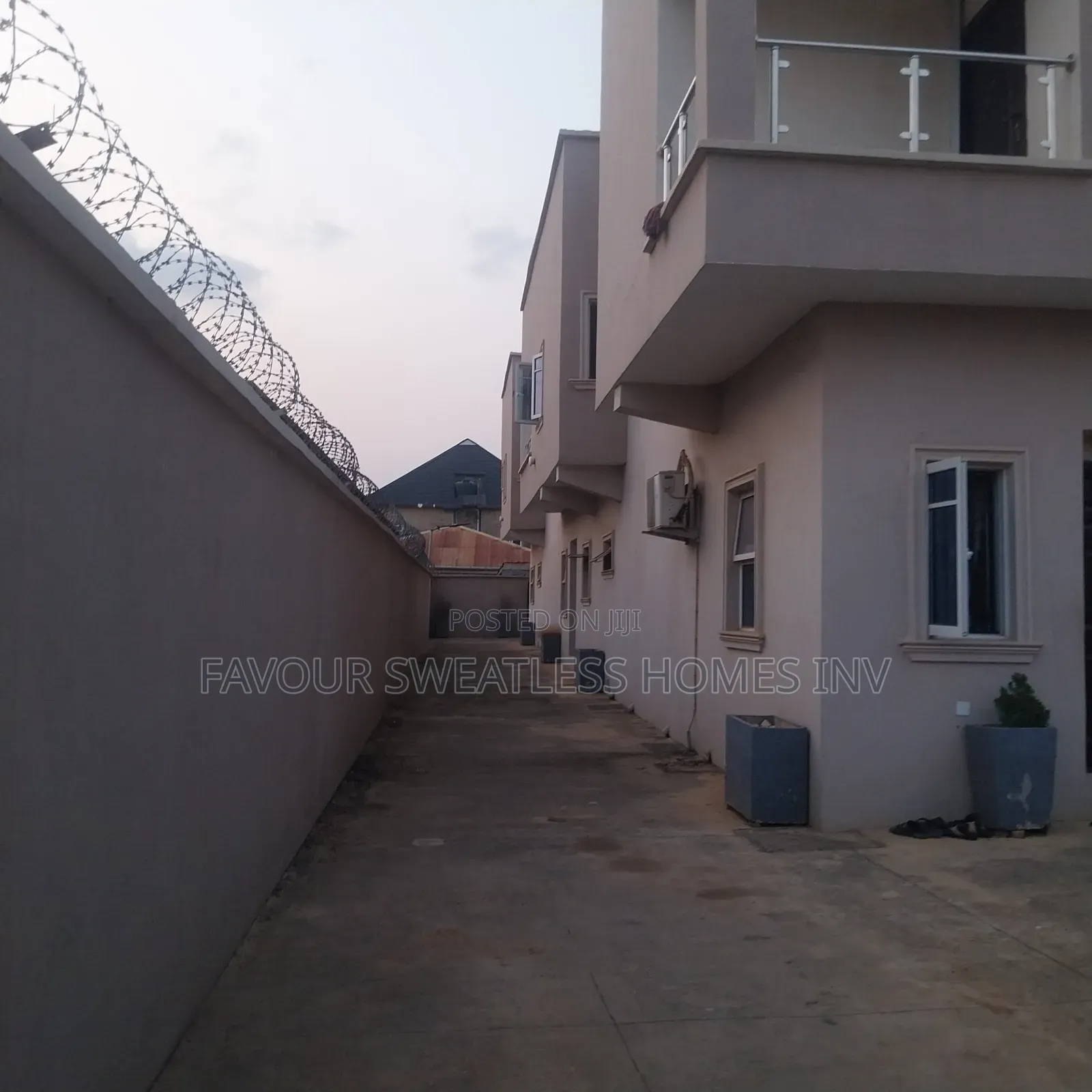 3bdrm Duplex in Private Estate, Obafemi-Owode for sale in Obafemi-Owode