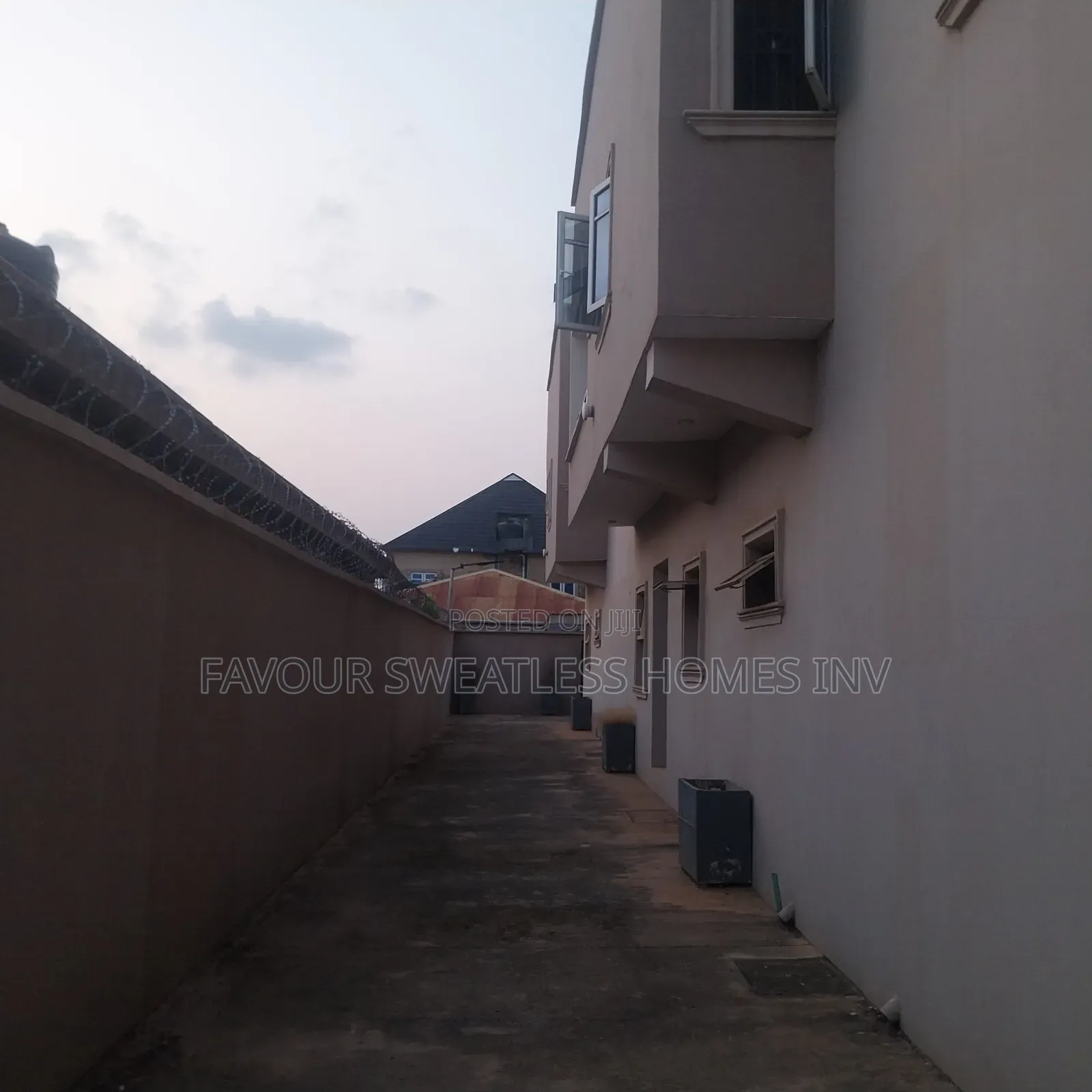 3bdrm Duplex in Private Estate, Obafemi-Owode for sale in Obafemi-Owode