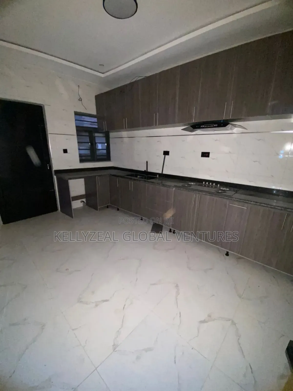 4bdrm Townhouse/Terrace in Greenfield Estate for sale in Ago Palace