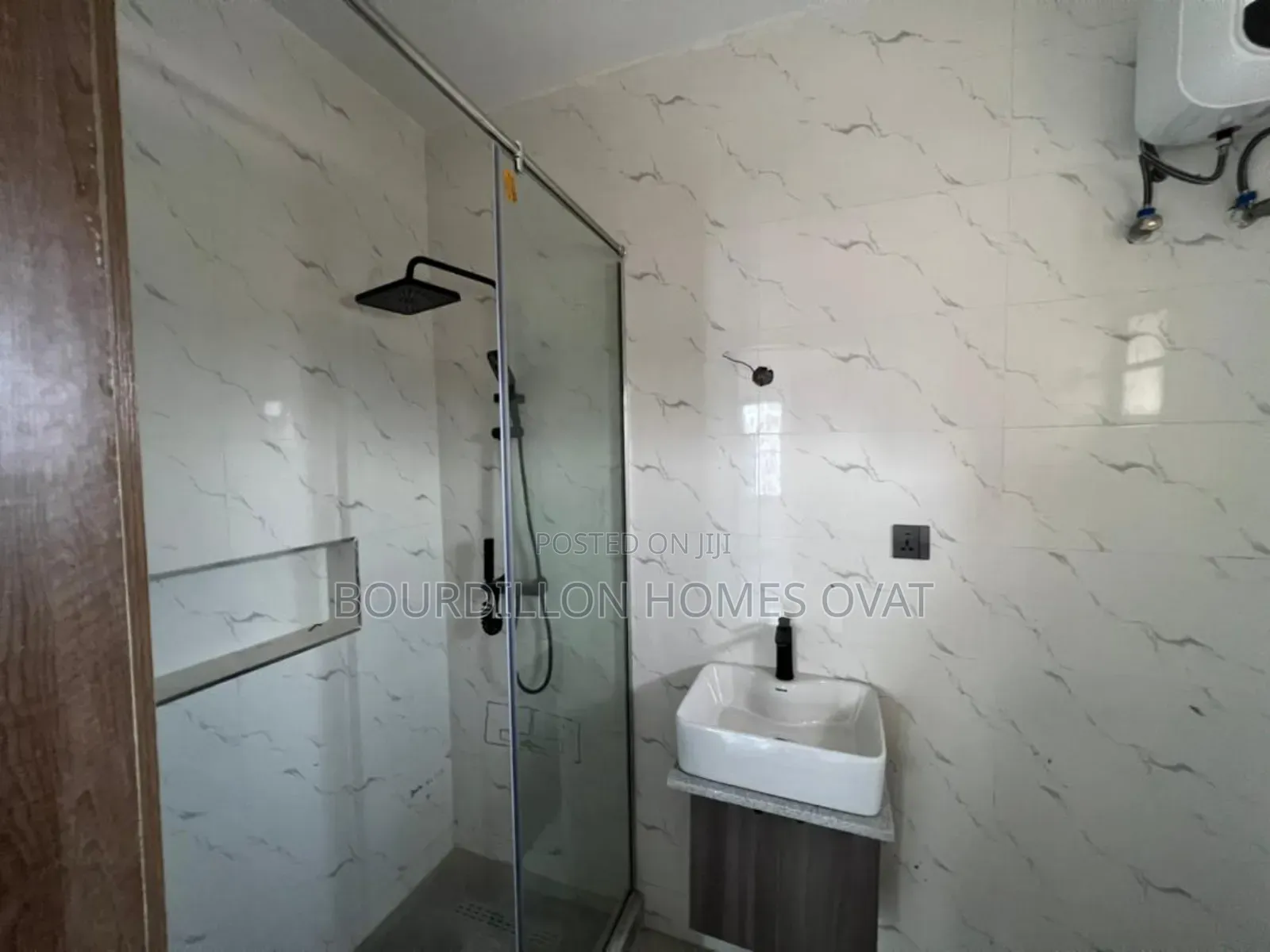 3 Bedrooms Apartments in Ikate