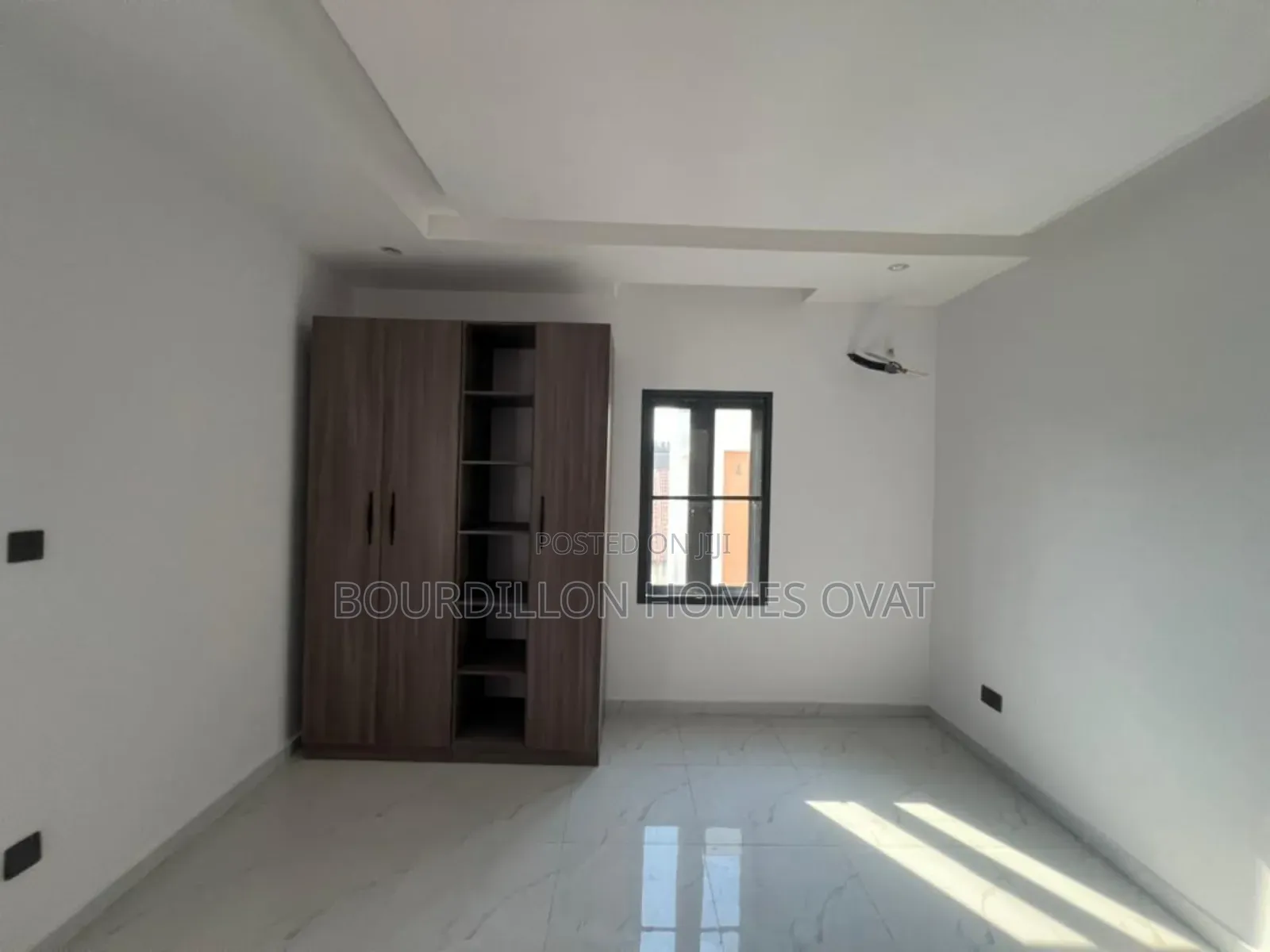 3 Bedrooms Apartments in Ikate