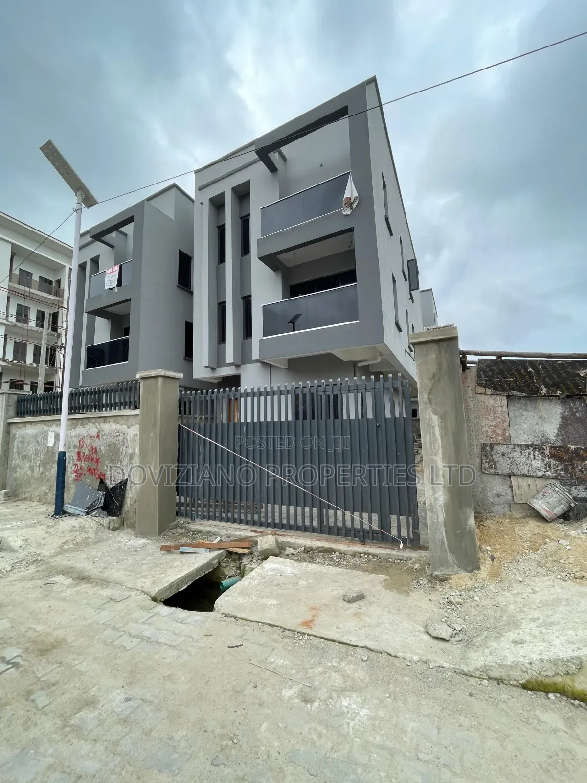 4bdrm Duplex in Lekki Phase 1 for sale in Lekki Phase 1