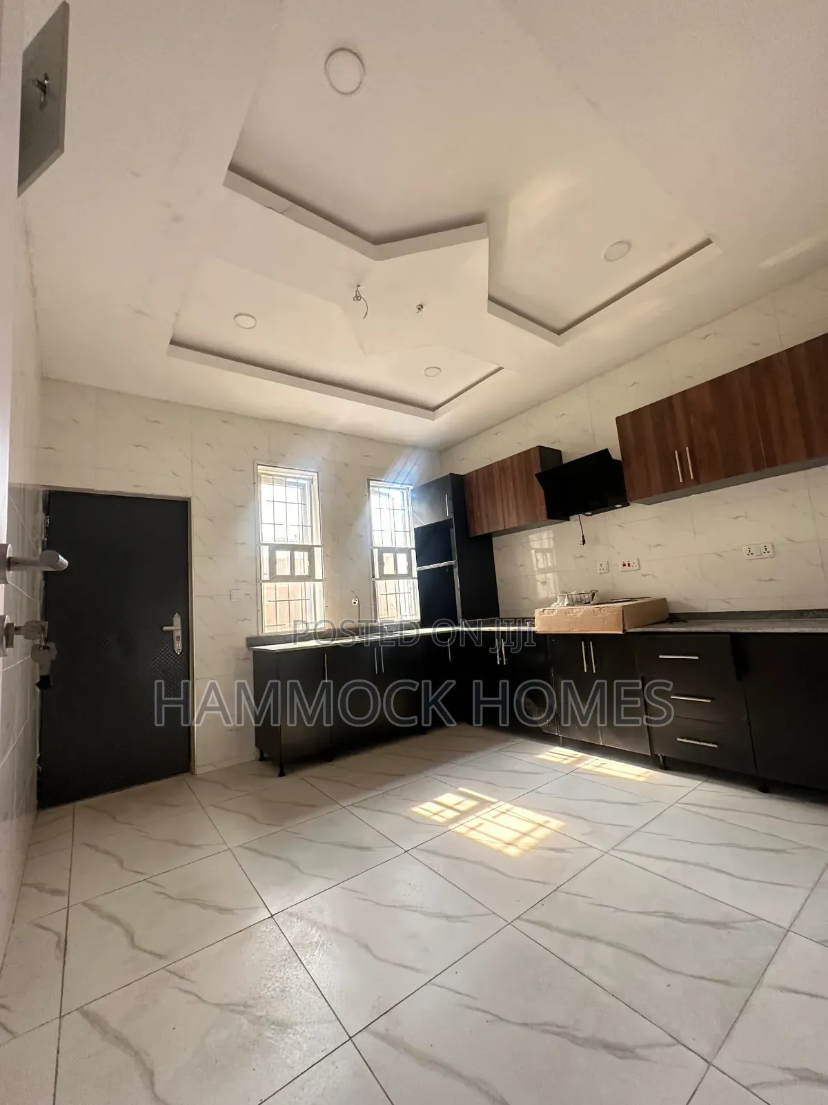 4bdrm Duplex in Jericho Gra for sale in Jericho
