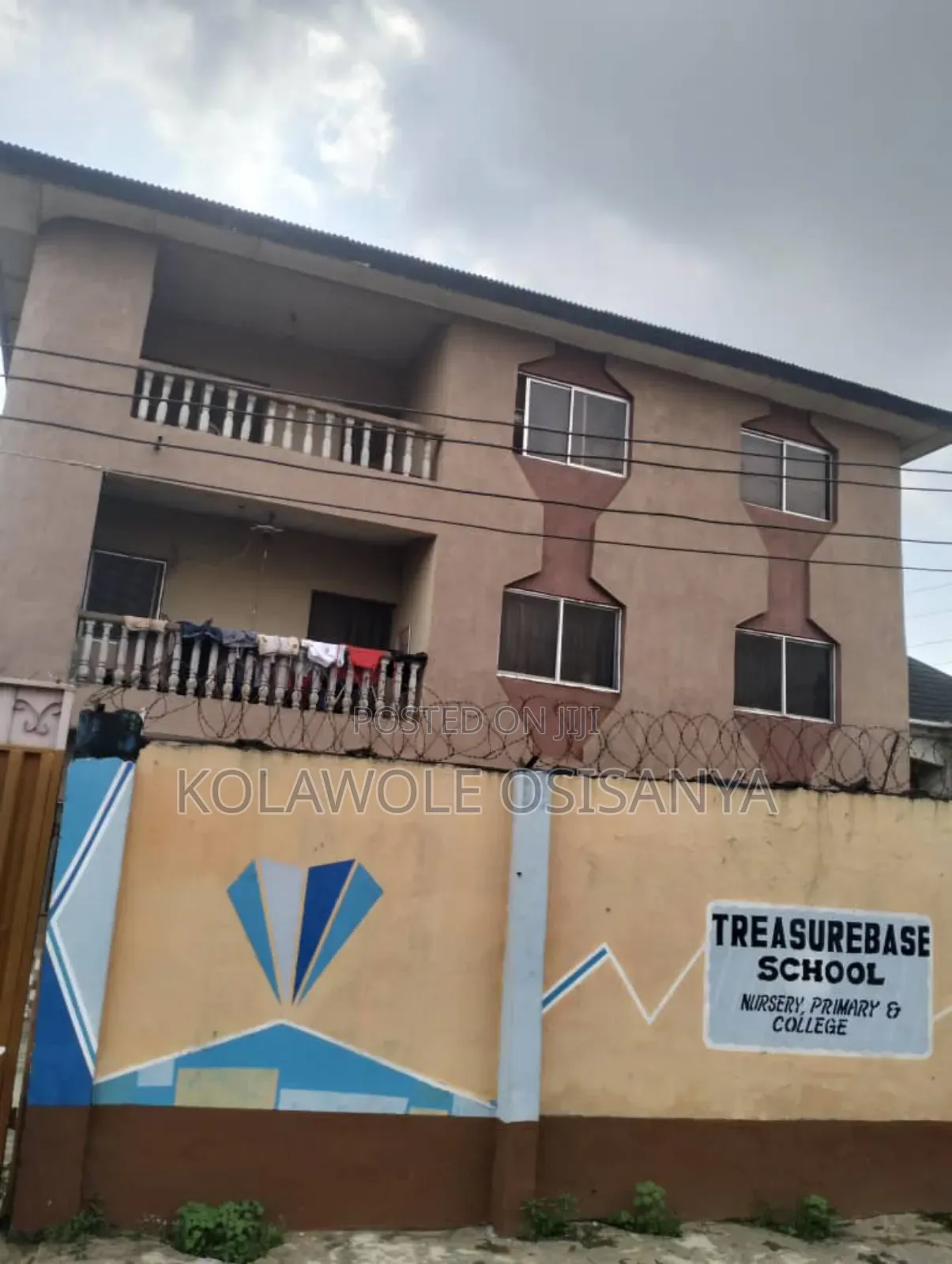 2bdrm Block of Flats in Iseri Olofin for sale in Iseri Olofin