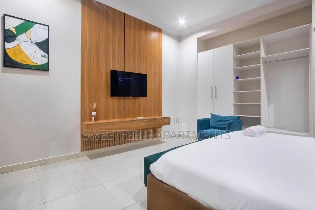 Luxurious and Cozy 3 Bedroom Apartment With Pool and Snooker Board in Lekki Expressway