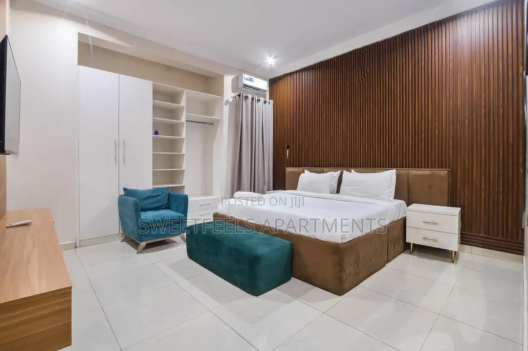 Luxurious and Cozy 3 Bedroom Apartment With Pool and Snooker Board in Lekki Expressway