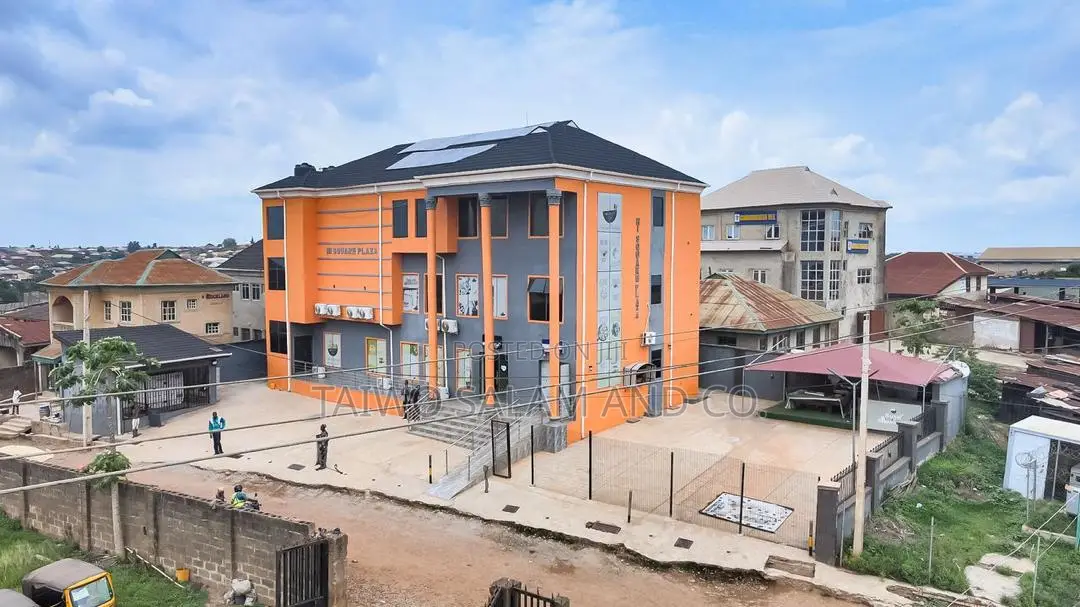 3 Floor Commercial Building in Iwo Road