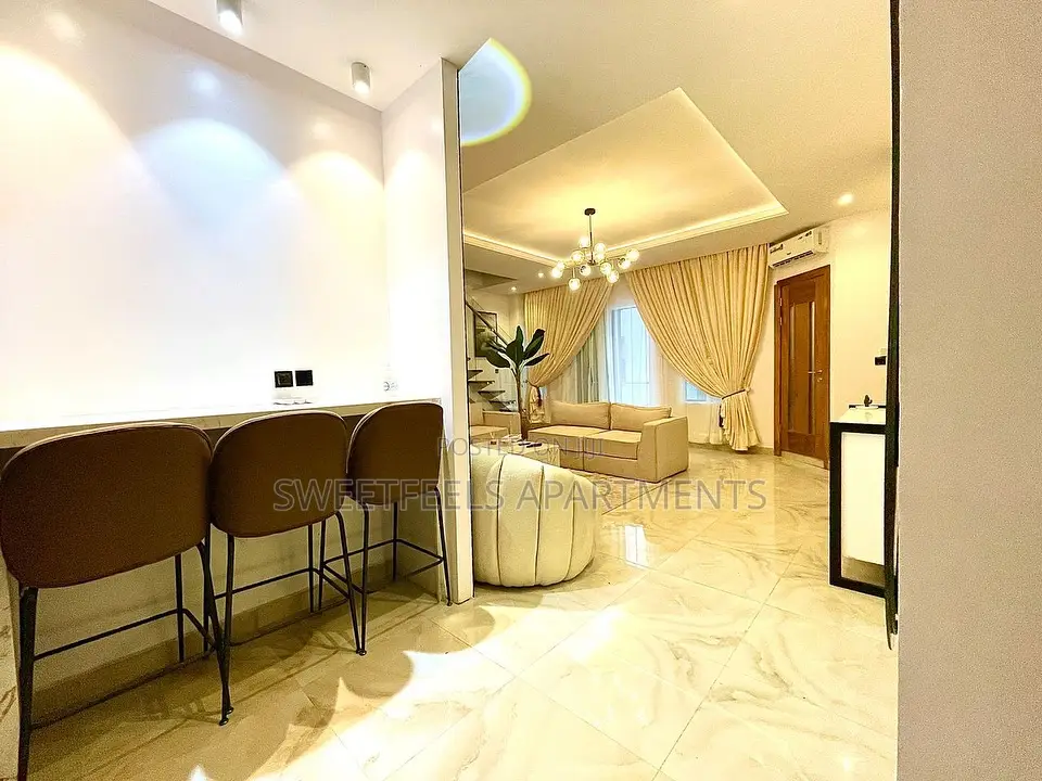 2 Bedroom Maisonette With Ps5 And Swimming Pool in Lekki Phase 1