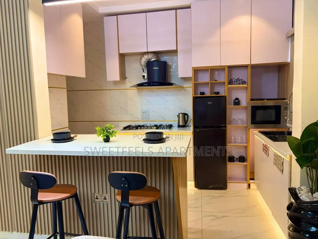 2 Bedroom Apartment With Swimming Pool, Elevator and Spacious Balcony in Lekki Phase 1