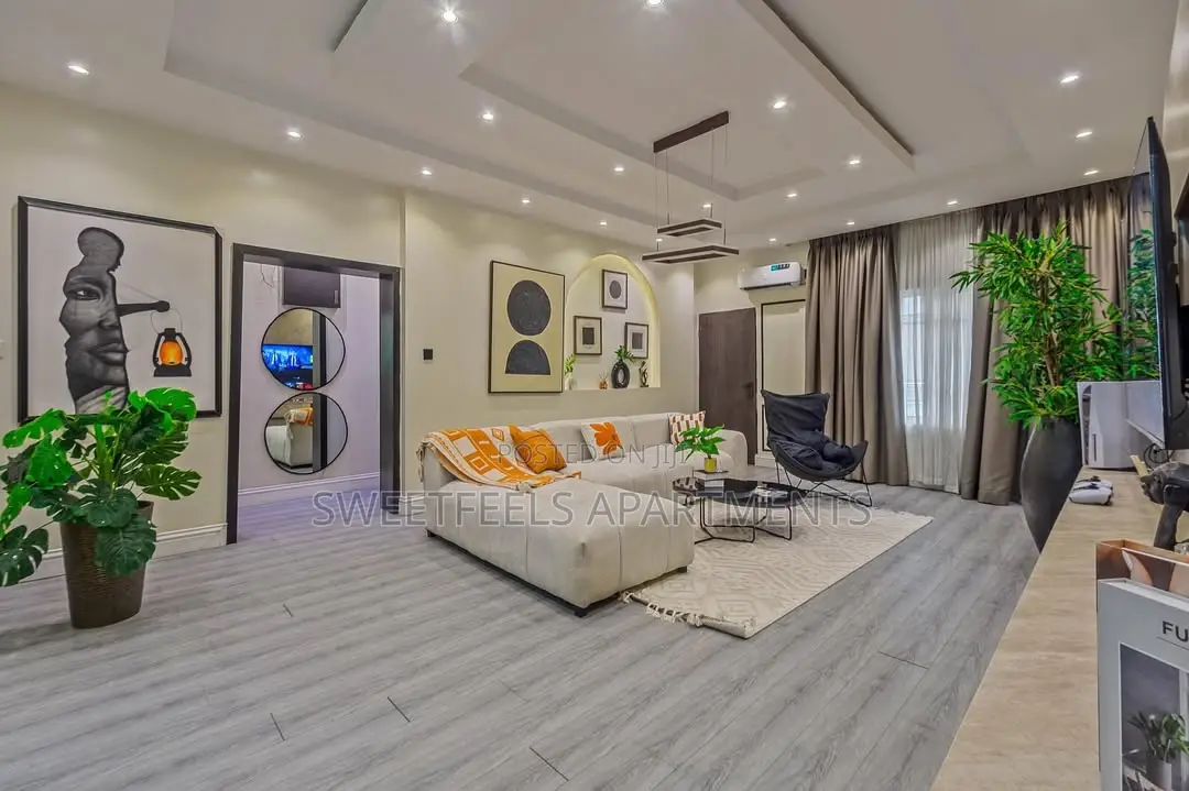 Luxurious 3 Bedroom Apartment With Snooker and Table Tennis Board in Lekki Phase 1