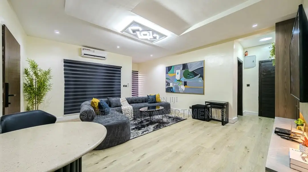 Clover Spacious 1 Bedroom Apartment With Top Notch Amenities in Lekki Phase 1