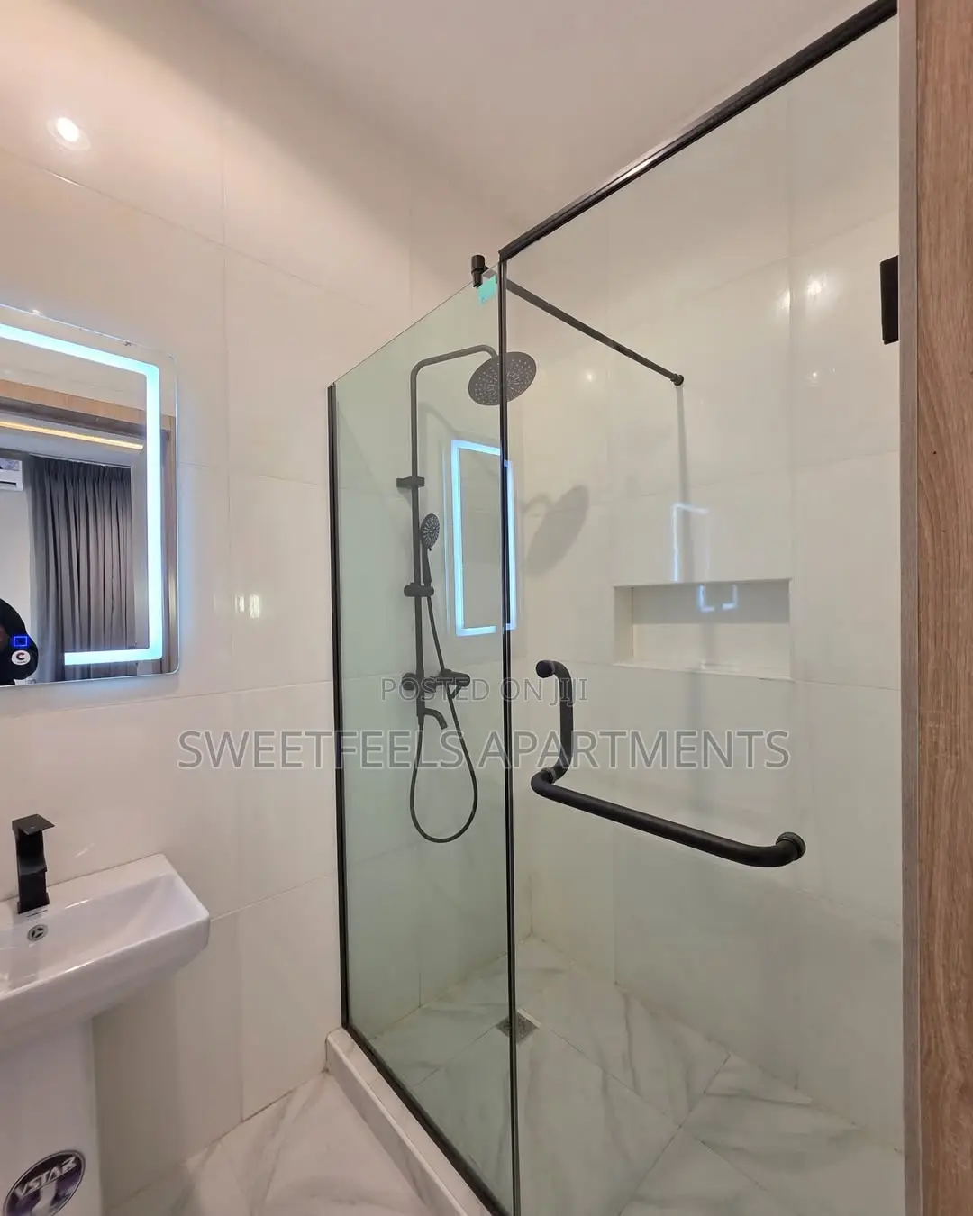 El Hogar Luxurious 2 Bedroom Apartment With Swimming Pool in Ikate