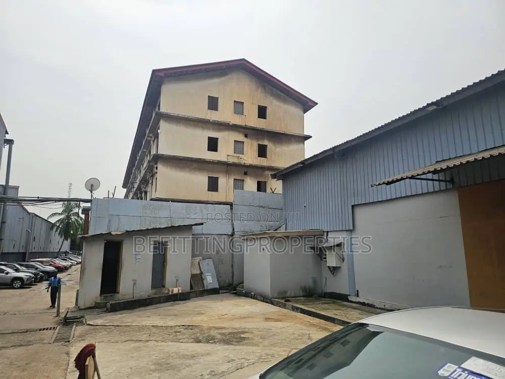 Well-Located 3,000 SQM Office Building in Ikeja