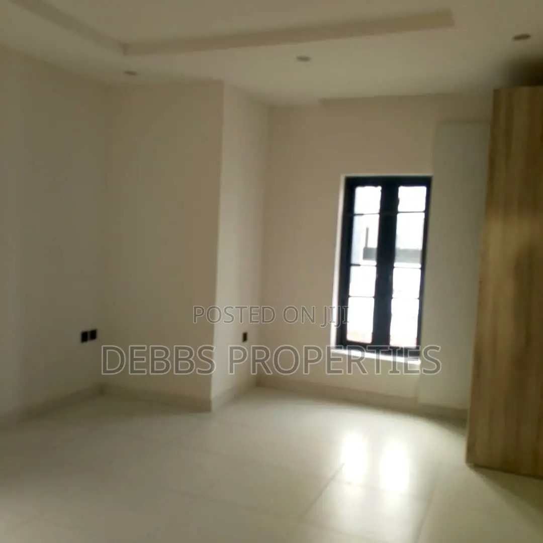 Furnished 5bdrm Duplex in Chevron for rent in Chevron