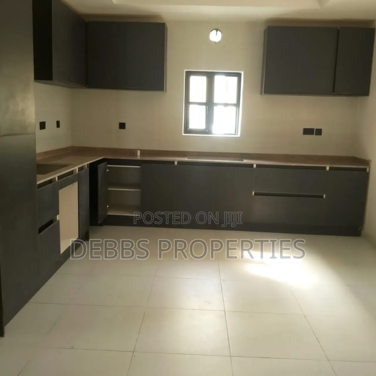 Furnished 5bdrm Duplex in Chevron for rent in Chevron