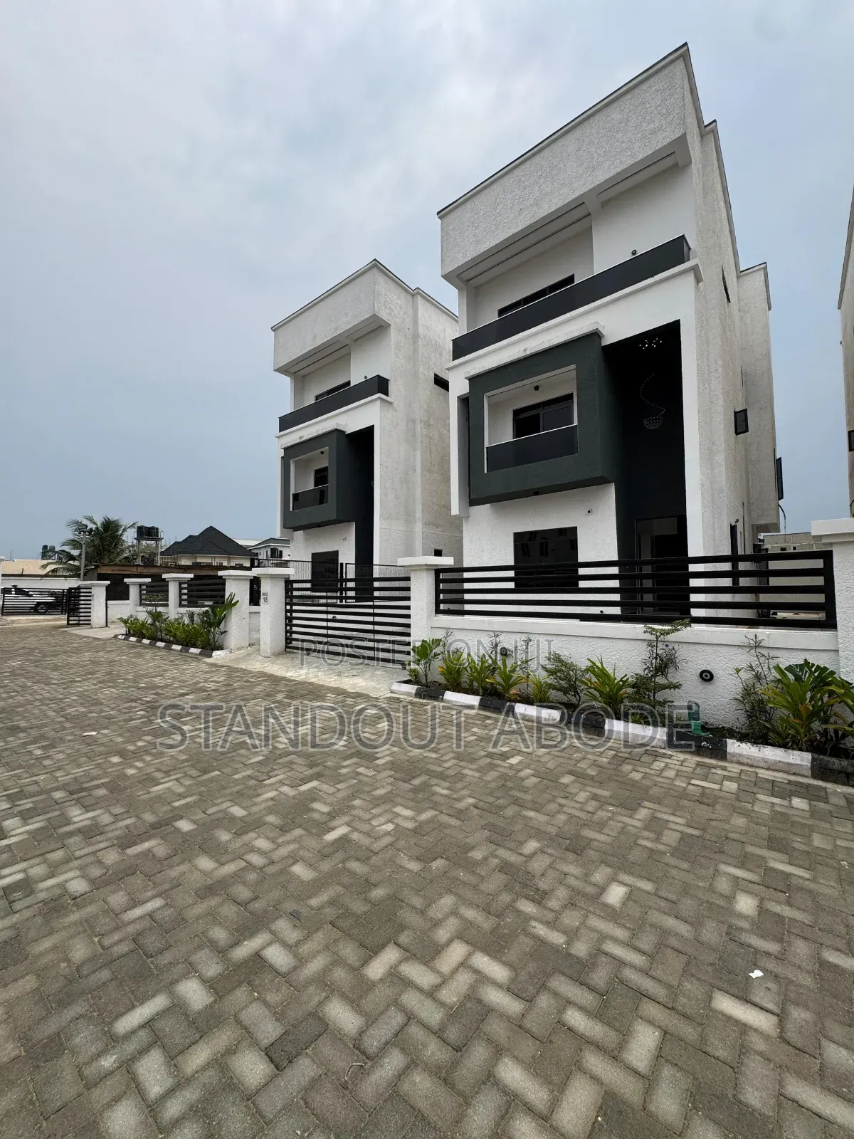 5bdrm Duplex in In A Secure Location, Ikate for sale in Ikate