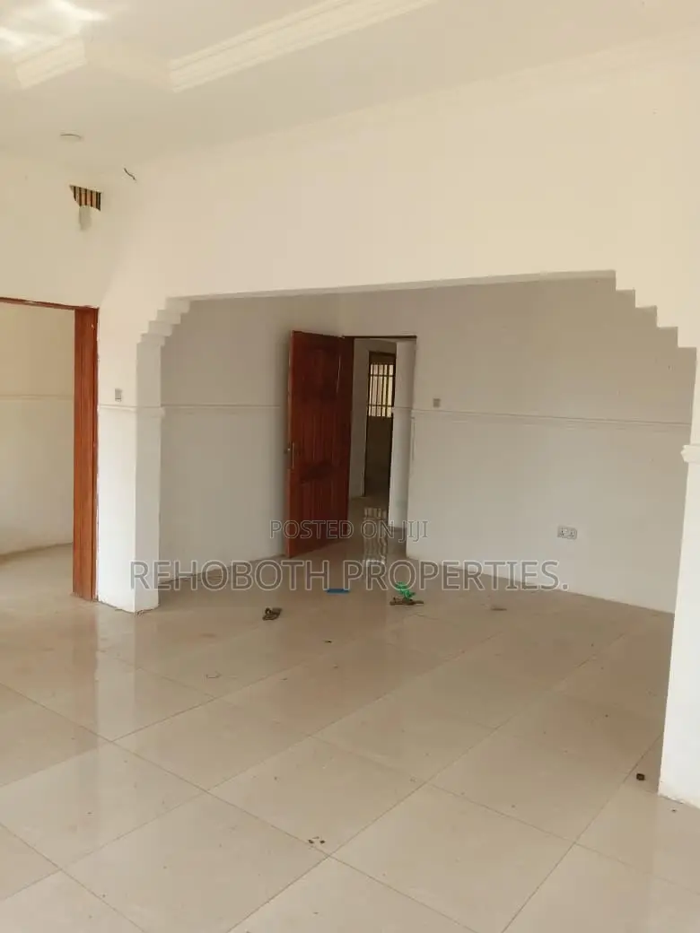 3bdrm Bungalow in Idi Ahun, Akala Express for rent in Akala Express