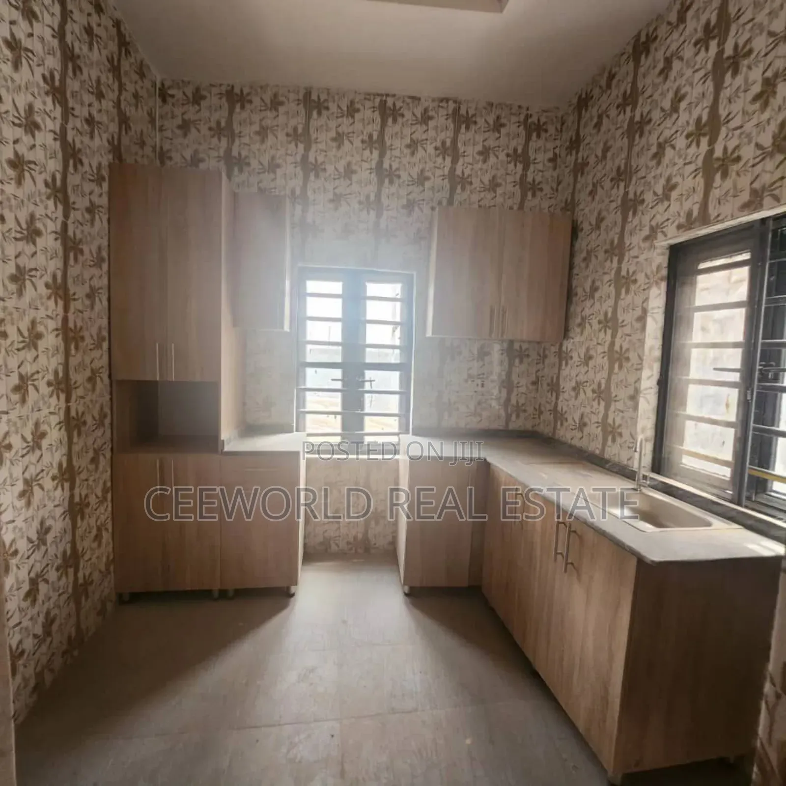 2bdrm Duplex in Kolapo Ishola Gra, Akobo for rent in Akobo