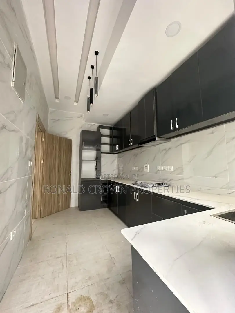 4bdrm Duplex in Abraham Adesanya Estate for sale in Abraham Adesanya Estate