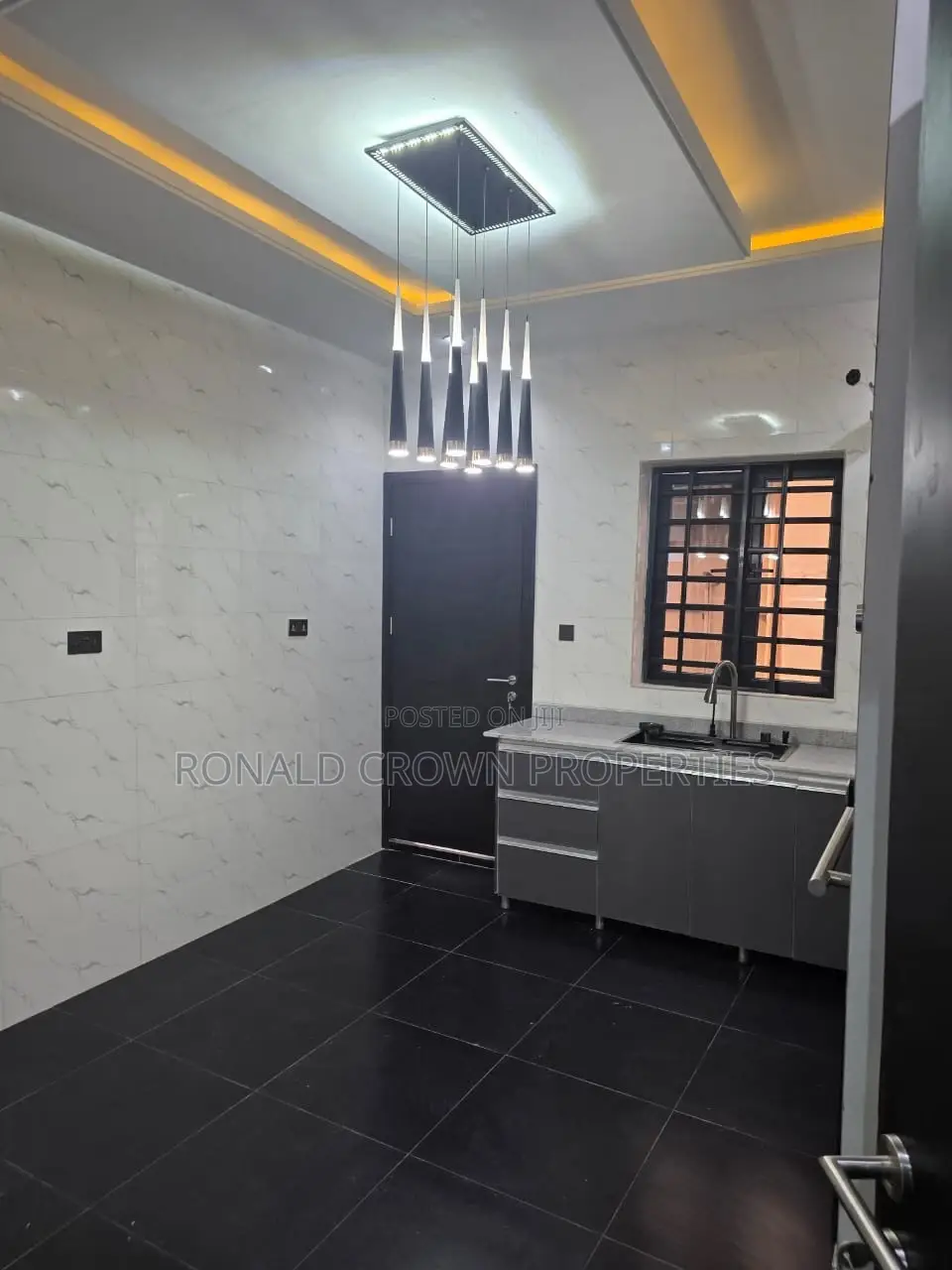 5bdrm Duplex in Ajao Estate for sale in Ajao Estate