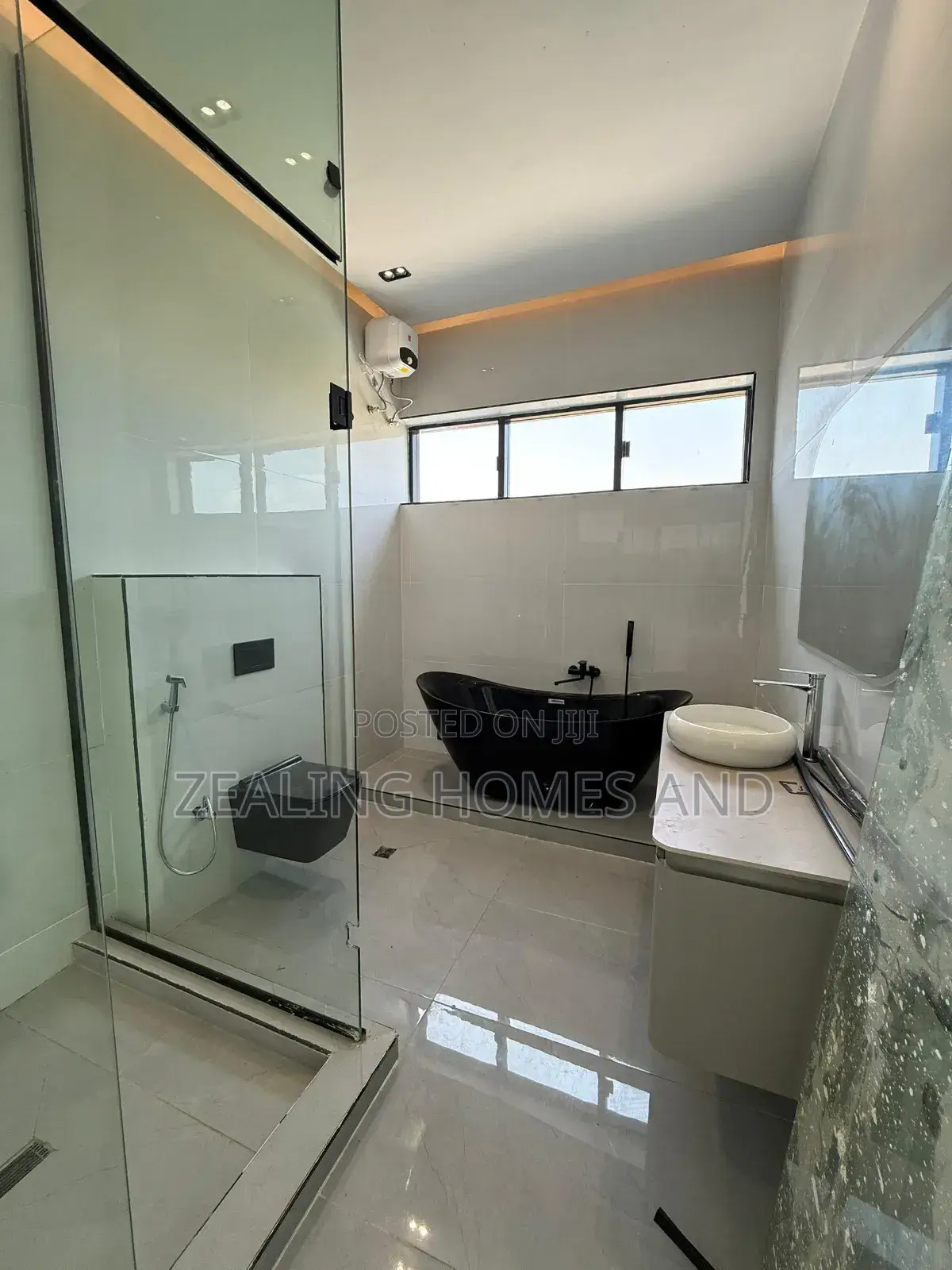 5bdrm Duplex in Chevron Lekki, for sale in Chevron