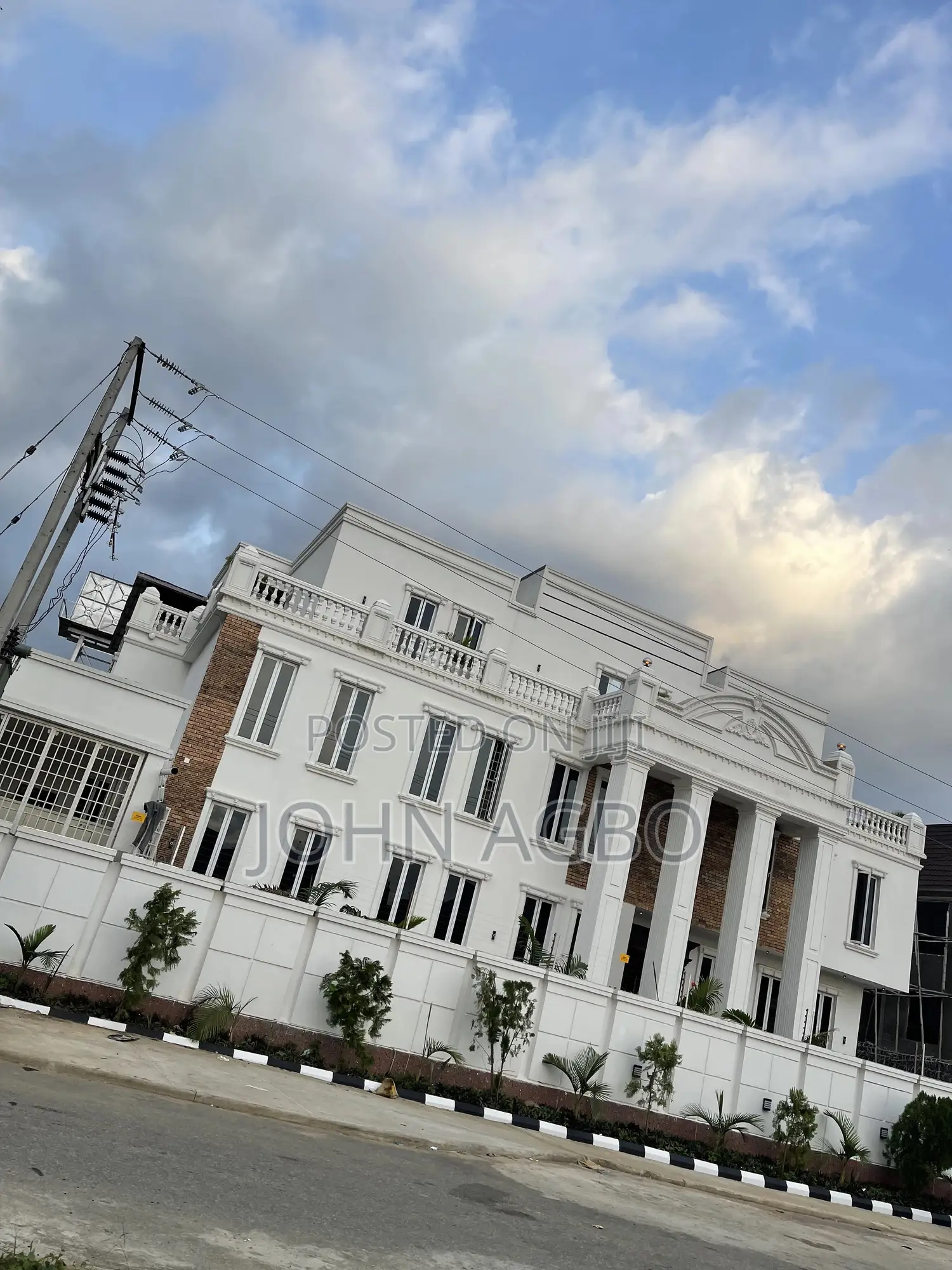 15 Room Hotel in Jahi in Jahi
