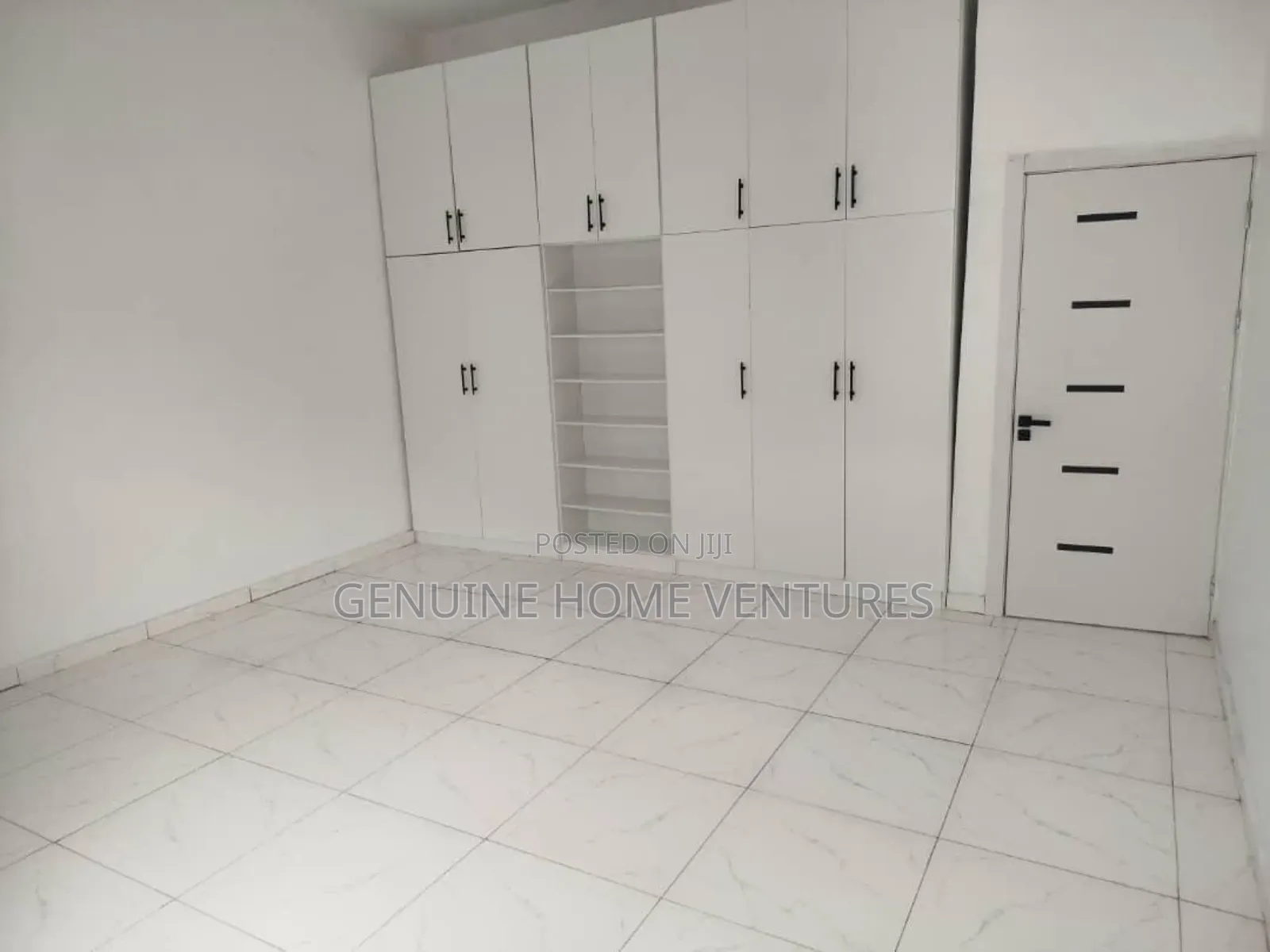 4bdrm Duplex in Applewood Estate, Chevron for sale in Chevron
