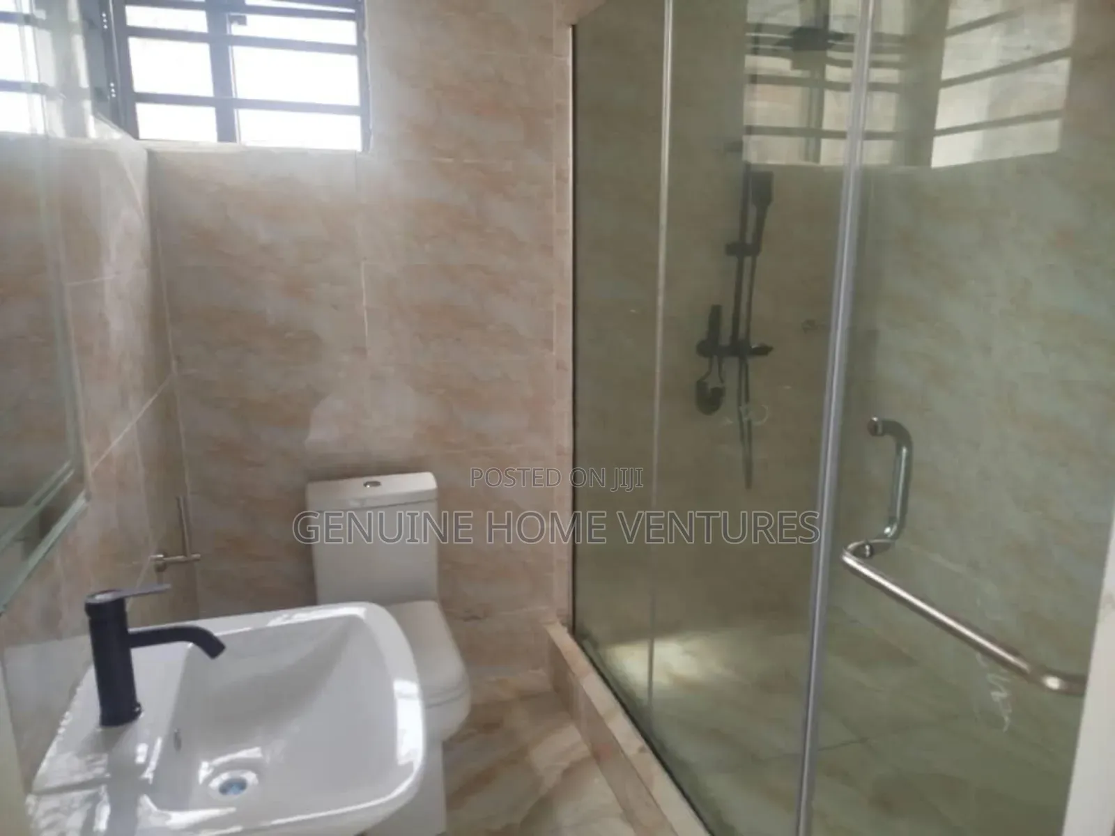 4bdrm Duplex in Applewood Estate, Chevron for sale in Chevron