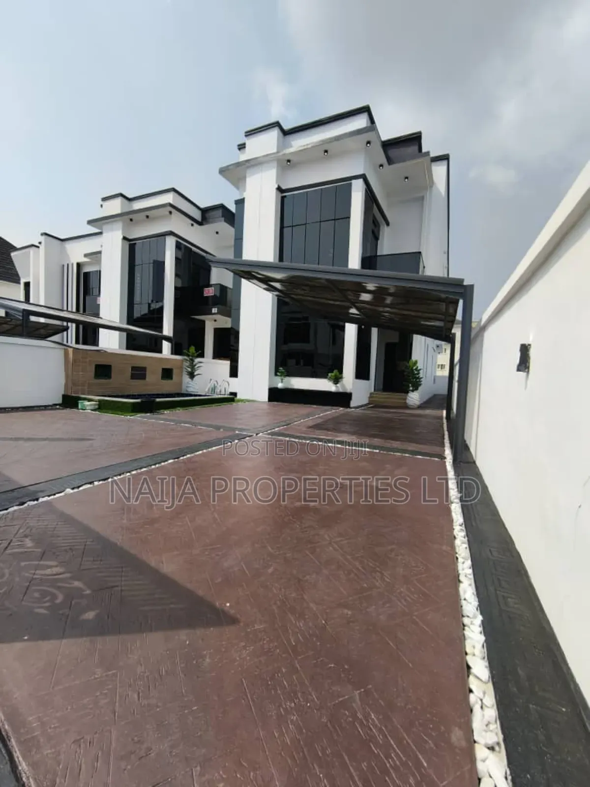5bdrm Duplex in Chevron Tollgate, Lekki for sale in Lekki