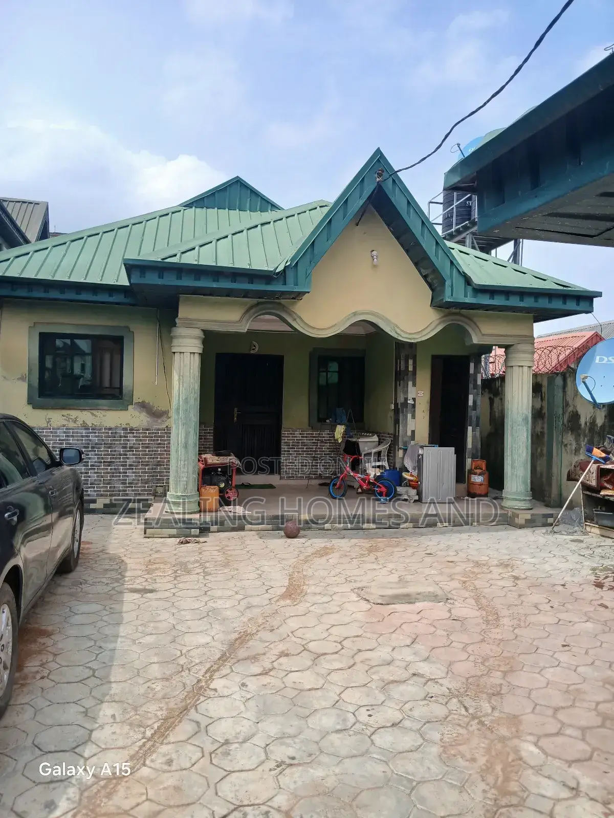 4bdrm Bungalow in Evergreen Estate, Alimosho for sale in Alimosho