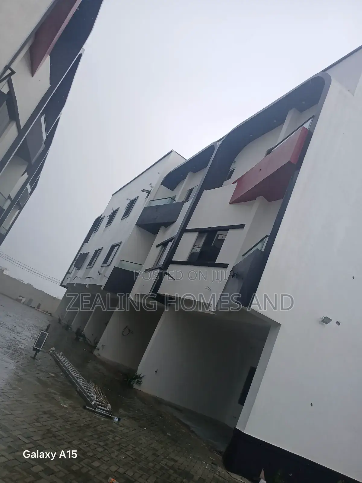 4bdrm Duplex in Orchid, Chevron Toll for sale in Chevron