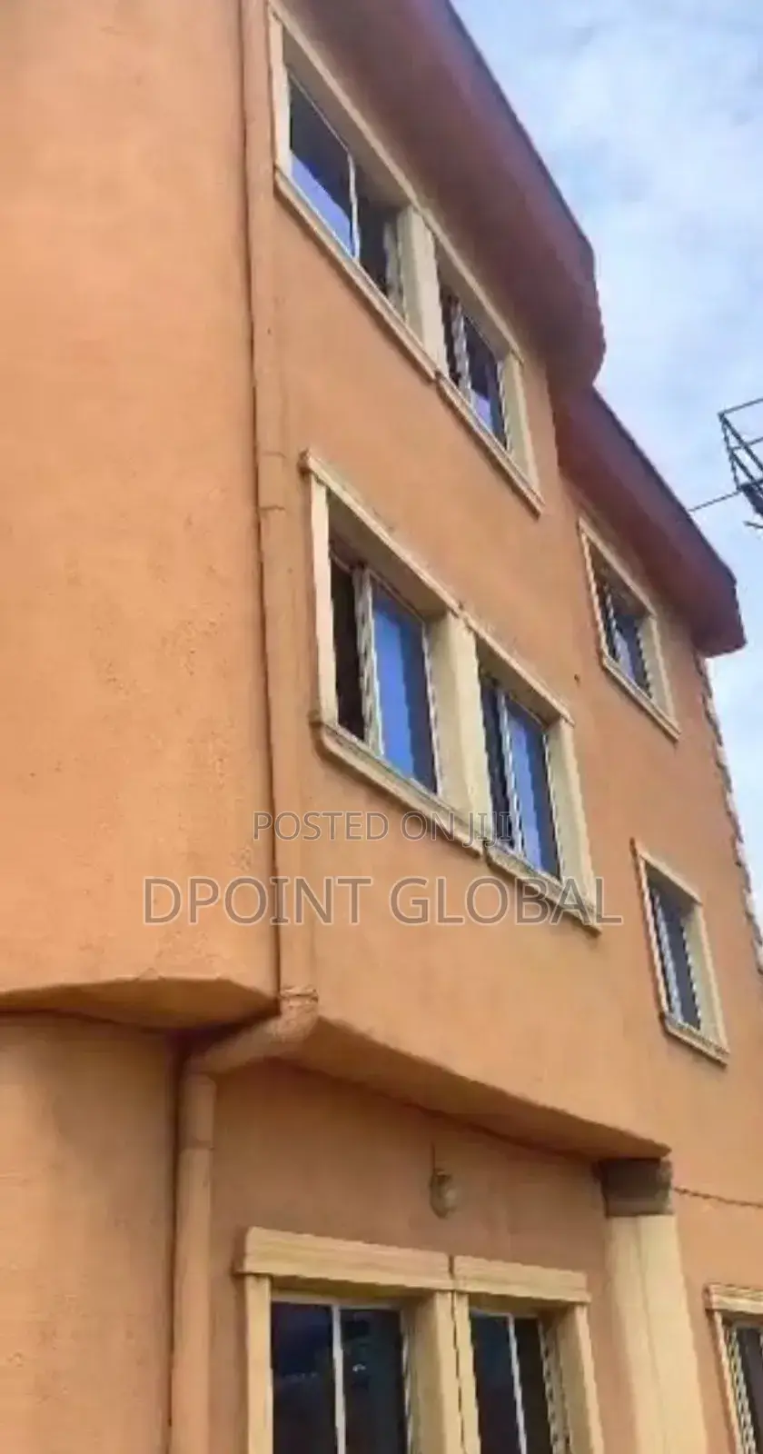 18bdrm Block of Flats in In Estate, Alimosho for sale in Alimosho