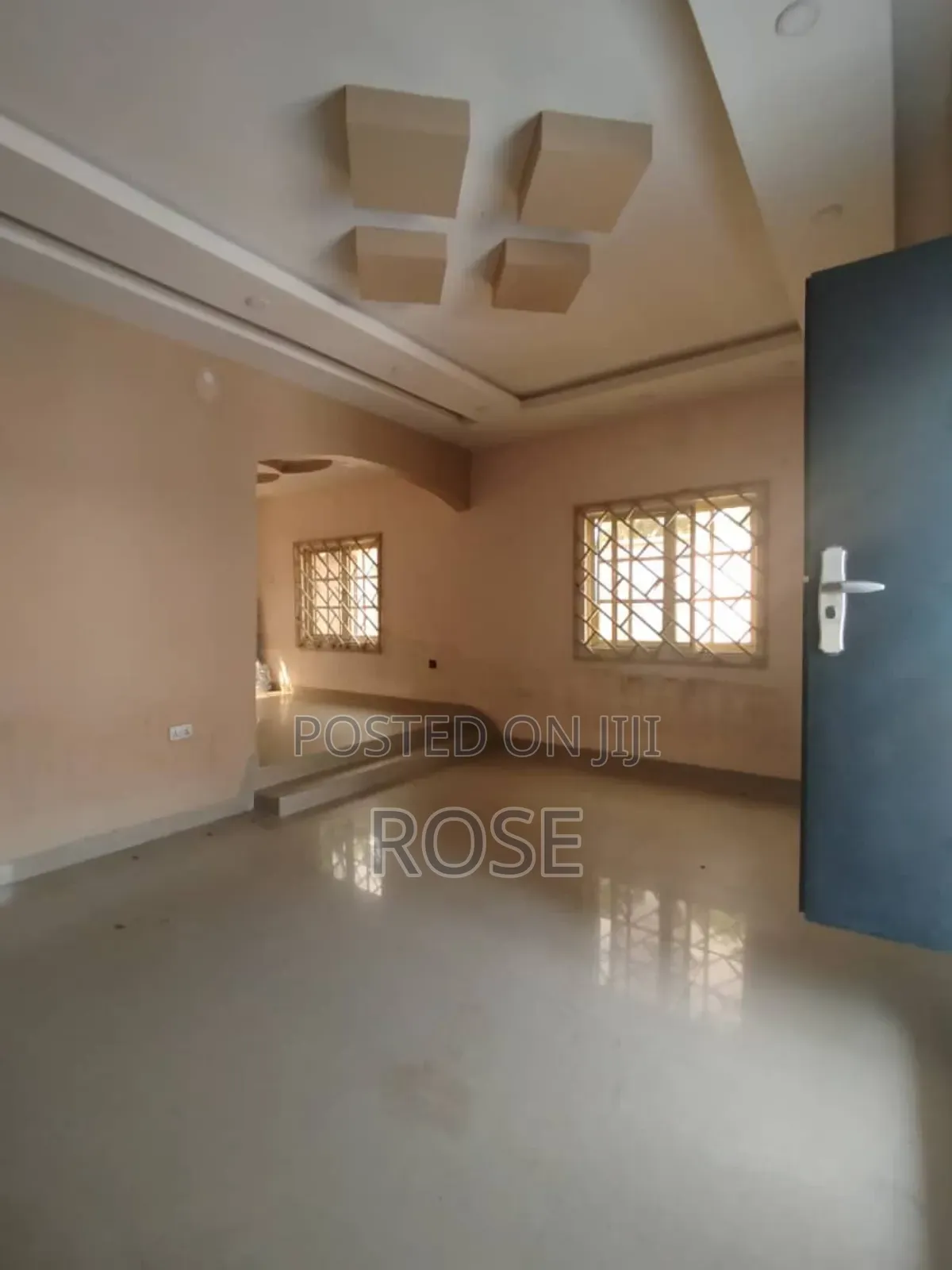 5bdrm Bungalow in Uyo for sale in Uyo