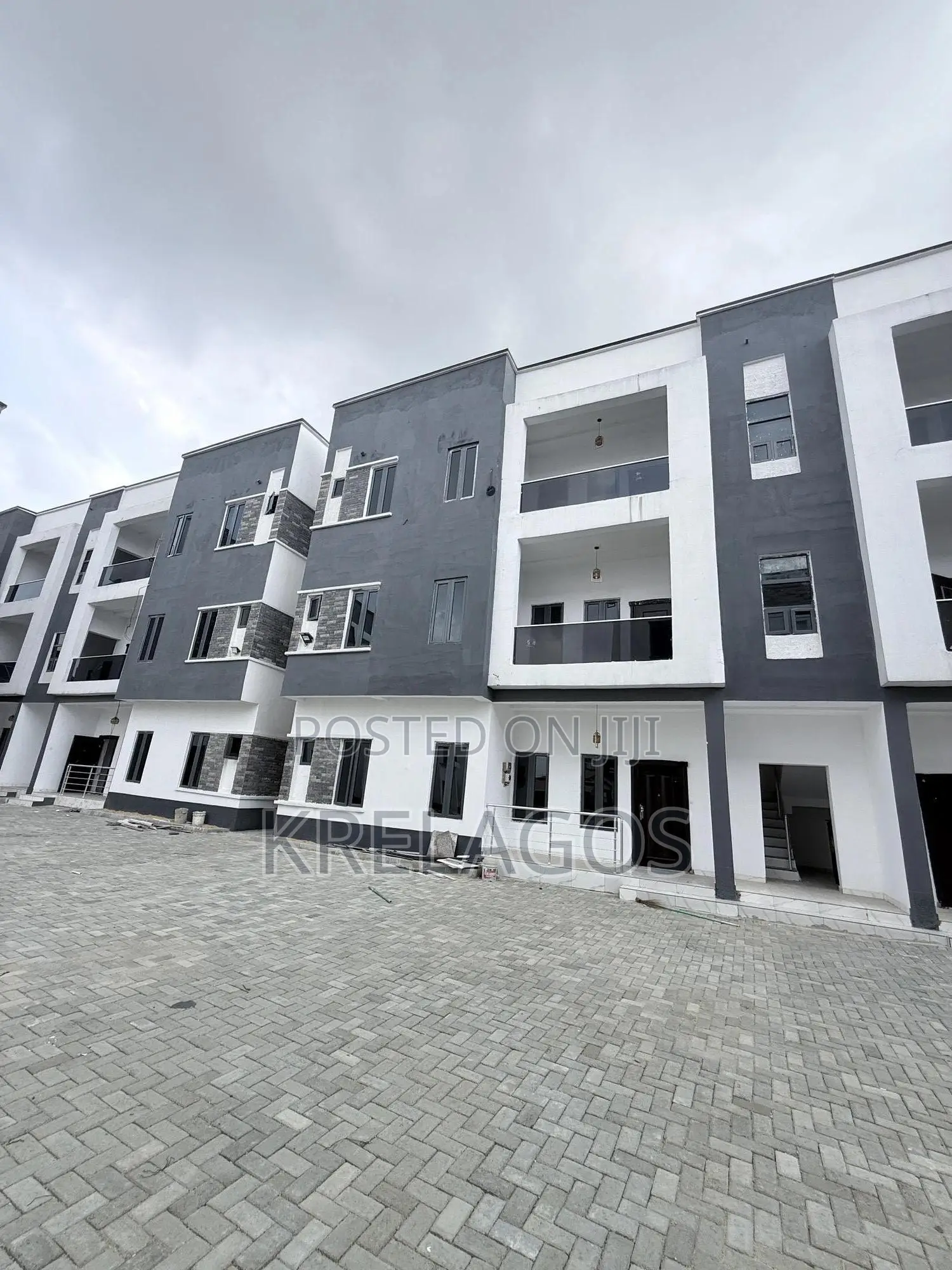 3bdrm Apartment in Ajah, Off Lekki-Epe Expressway for sale in Off Lekki-Epe Expressway