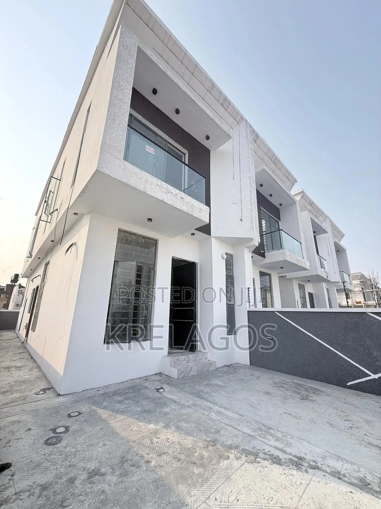 4bdrm Duplex in Ikota for sale in Ikota