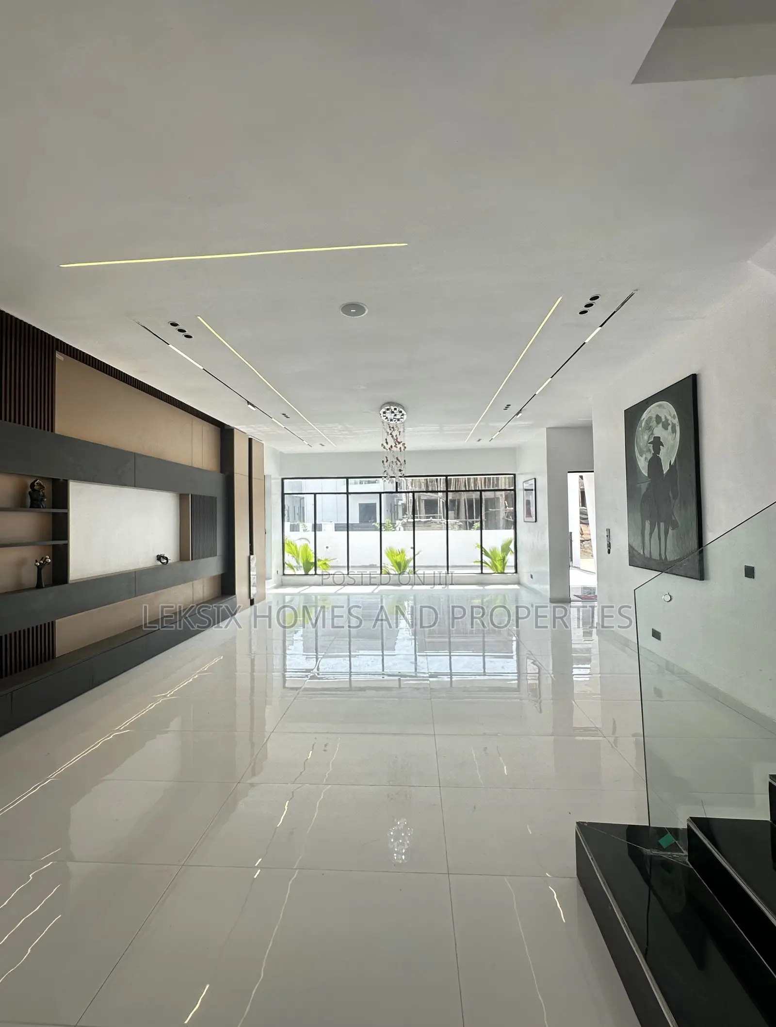 5bdrm Duplex in A Well Secured, Ado / Ajah for sale in Ado / Ajah