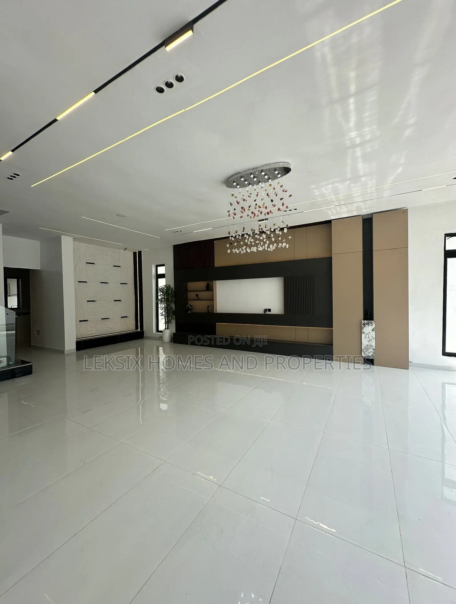 5bdrm Duplex in A Well Secured, Ado / Ajah for sale in Ado / Ajah