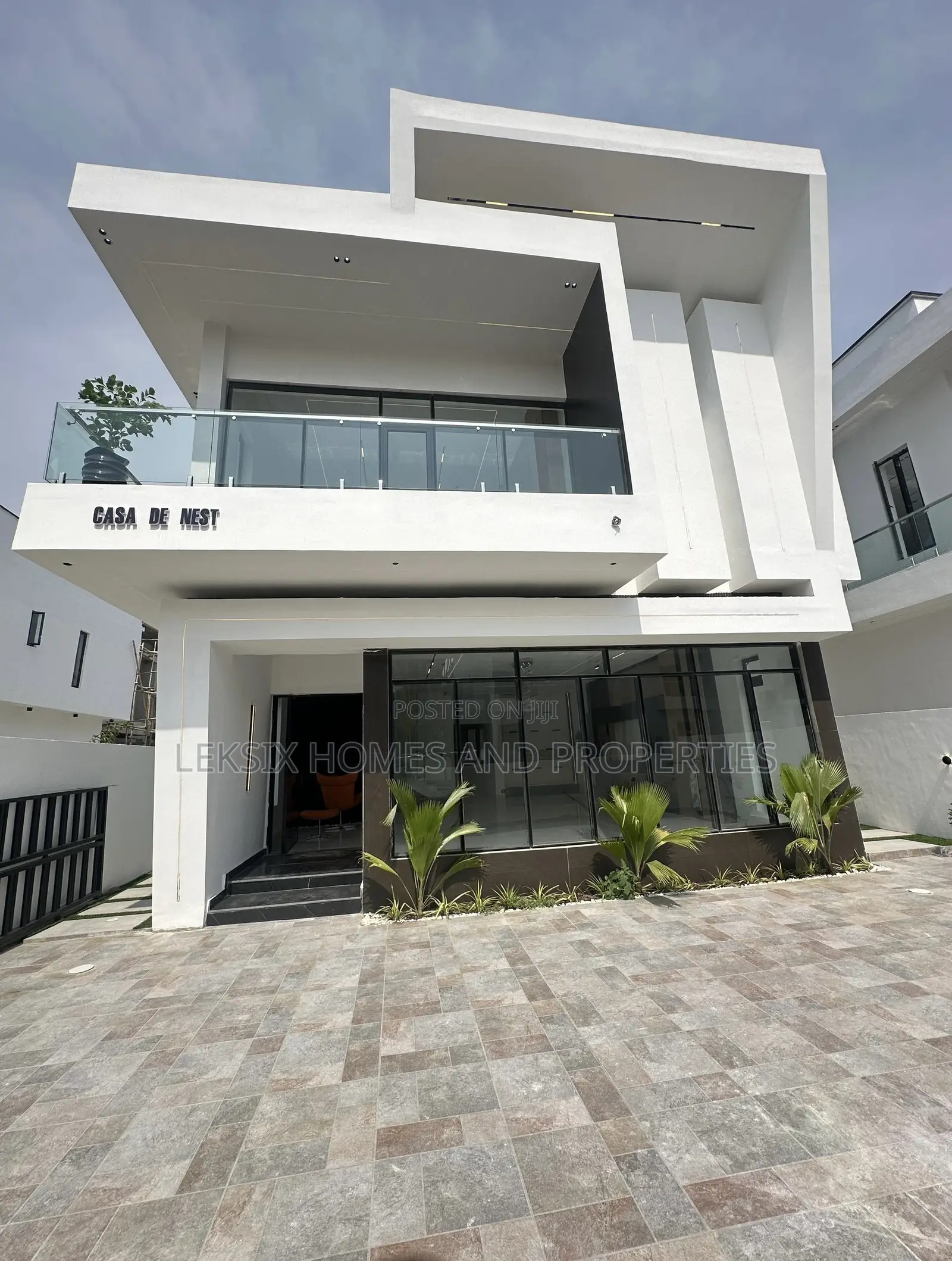 5bdrm Duplex in A Well Secured, Ado / Ajah for sale in Ado / Ajah
