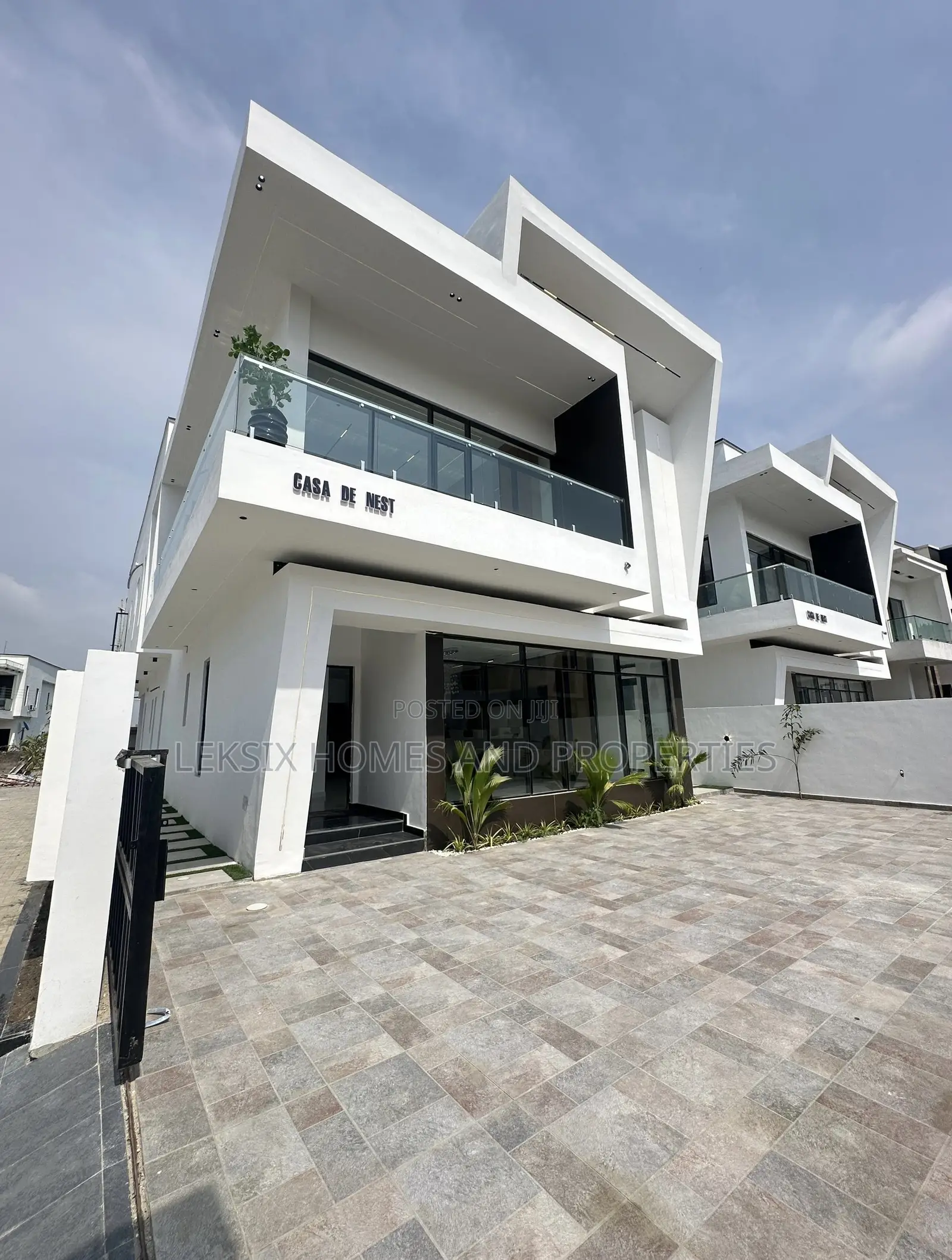 5bdrm Duplex in A Well Secured, Ado / Ajah for sale in Ado / Ajah