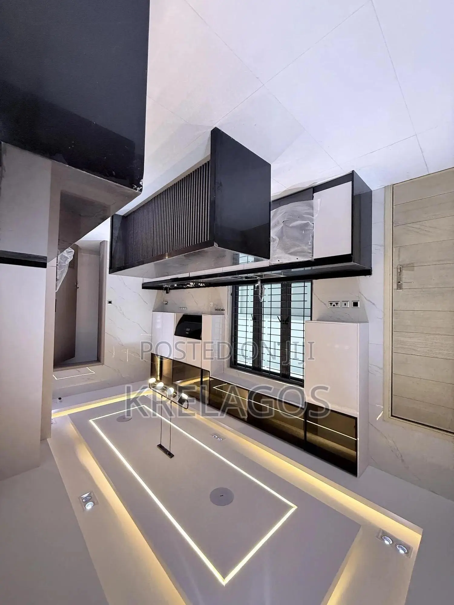 5bdrm Duplex in Lekki, Ikate for sale in Ikate