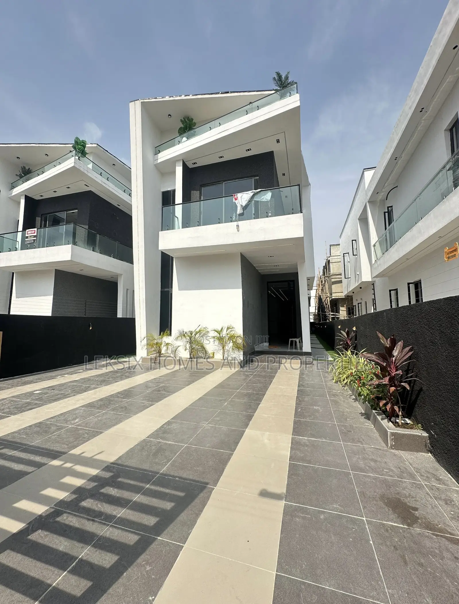 5bdrm Duplex in A Well Secured, Ado / Ajah for sale in Ado / Ajah