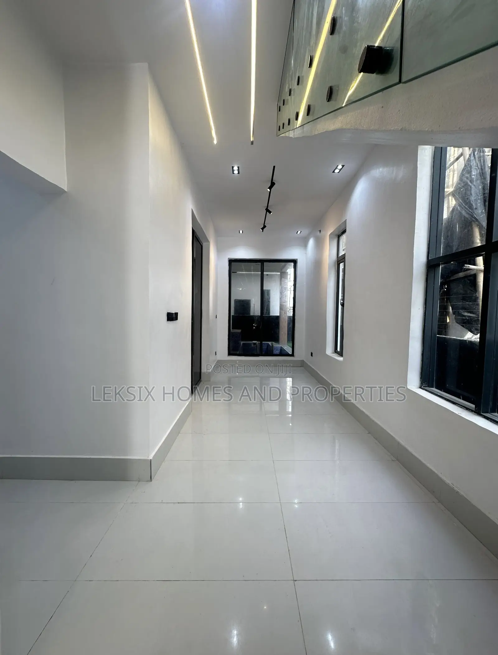 5bdrm Duplex in A Well Secured, Ado / Ajah for sale in Ado / Ajah