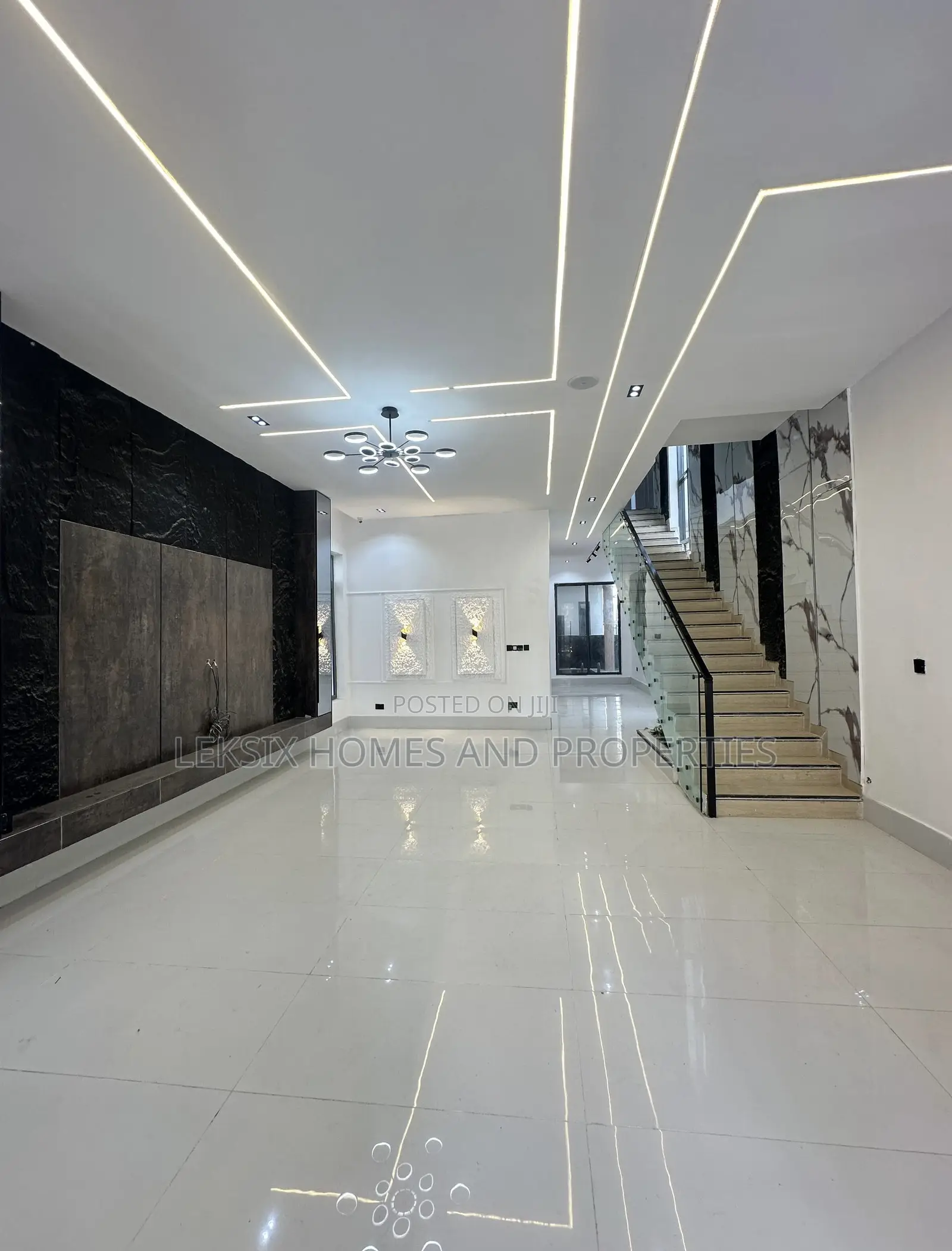 5bdrm Duplex in A Well Secured, Ado / Ajah for sale in Ado / Ajah