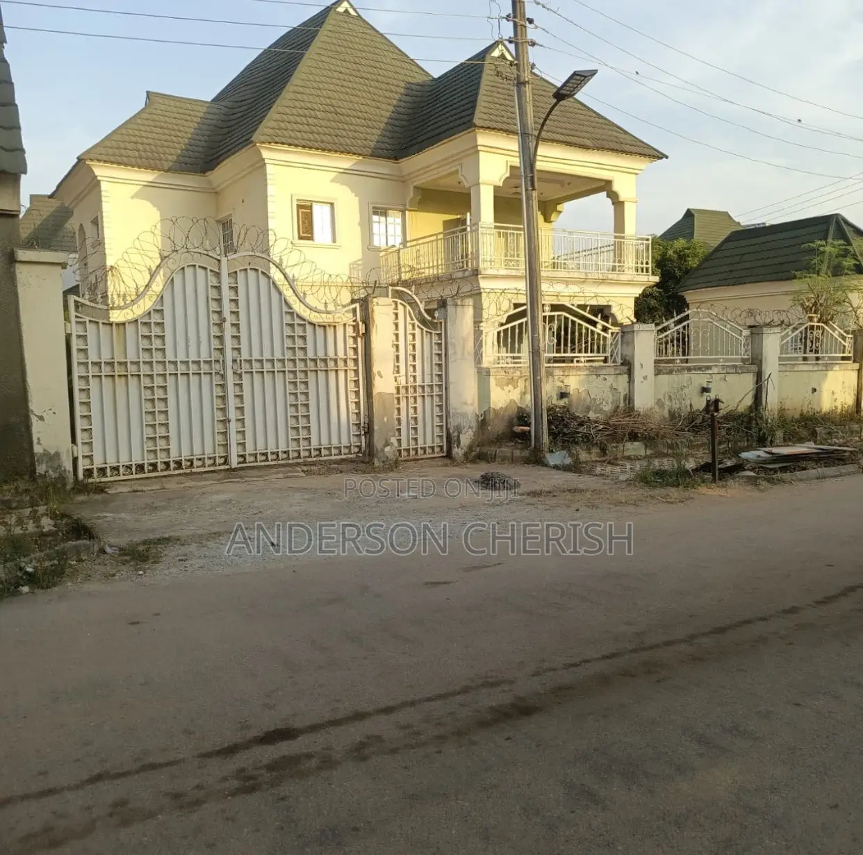 4bdrm Duplex in Life Camp for sale in Life Camp