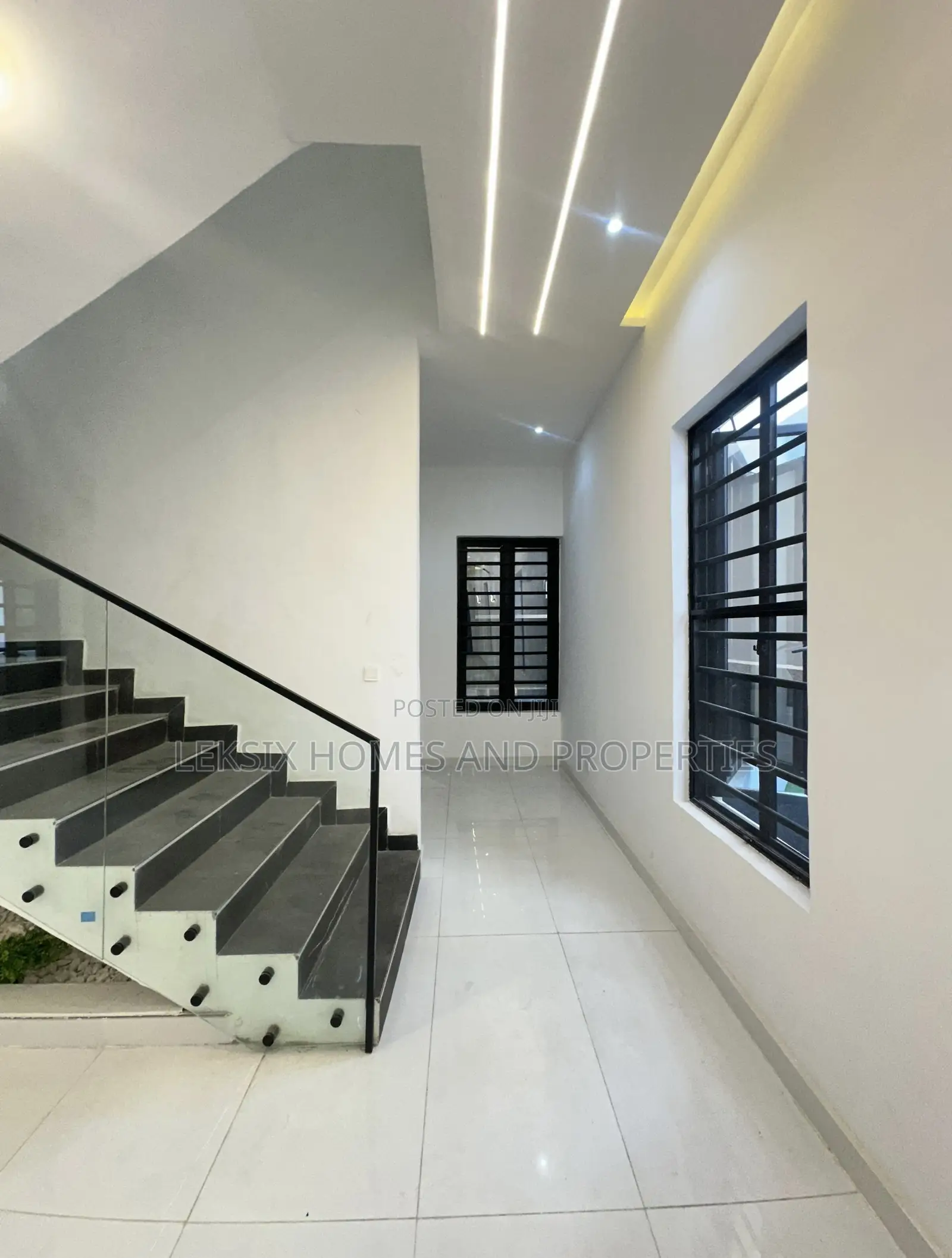 5bdrm Duplex in A Well Secured, Ado / Ajah for sale in Ado / Ajah