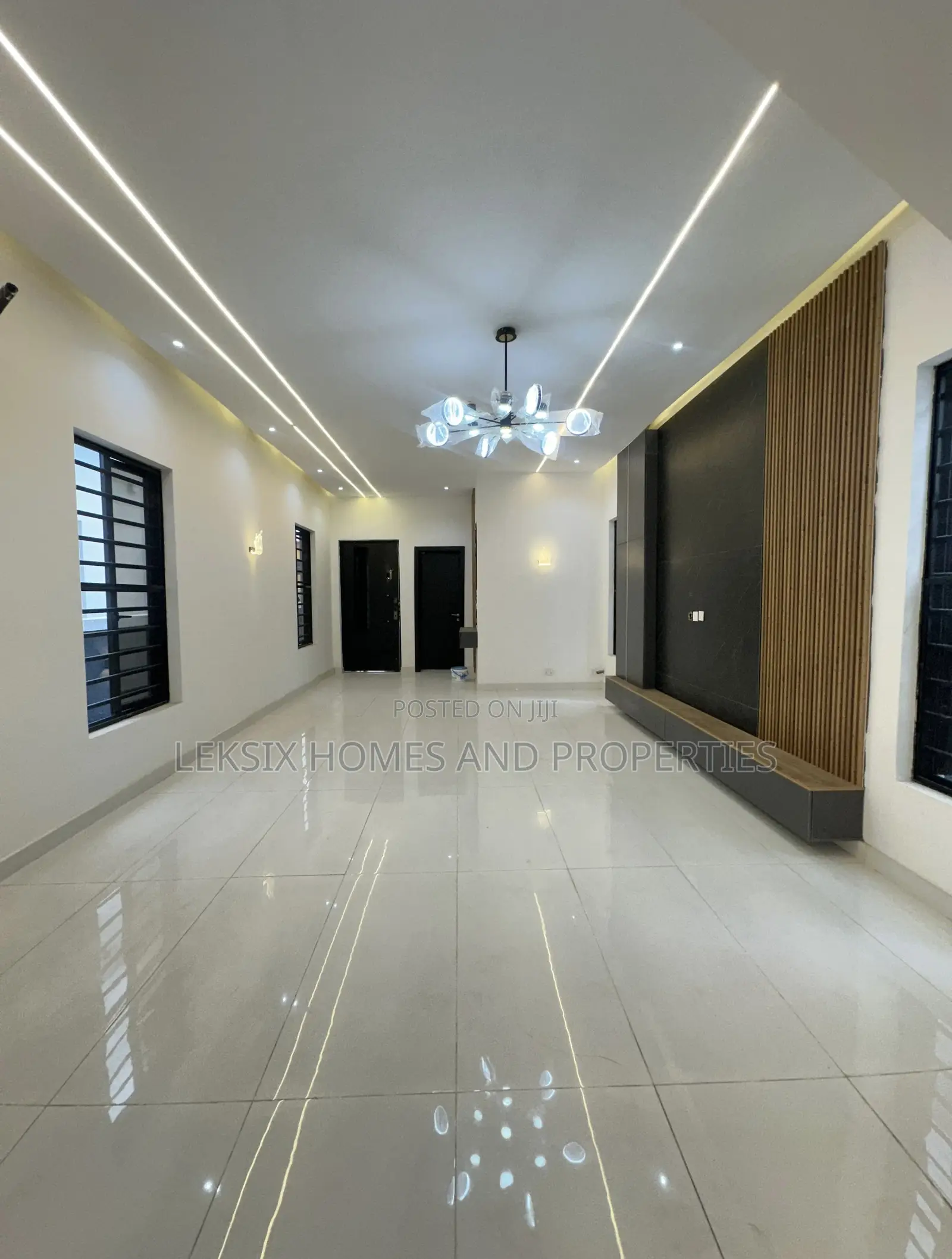 5bdrm Duplex in A Well Secured, Ado / Ajah for sale in Ado / Ajah