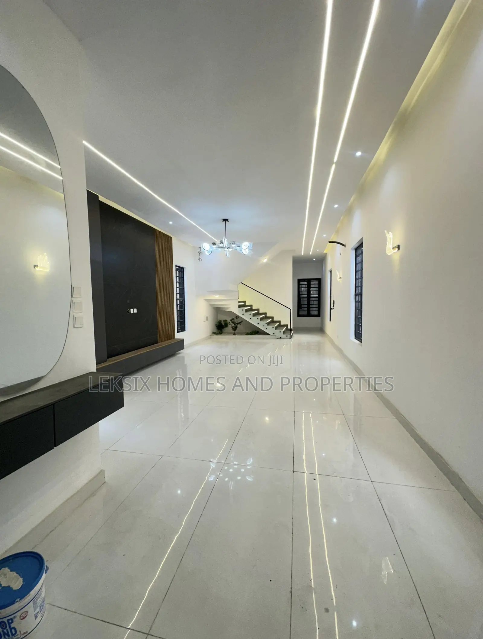 5bdrm Duplex in A Well Secured, Ado / Ajah for sale in Ado / Ajah