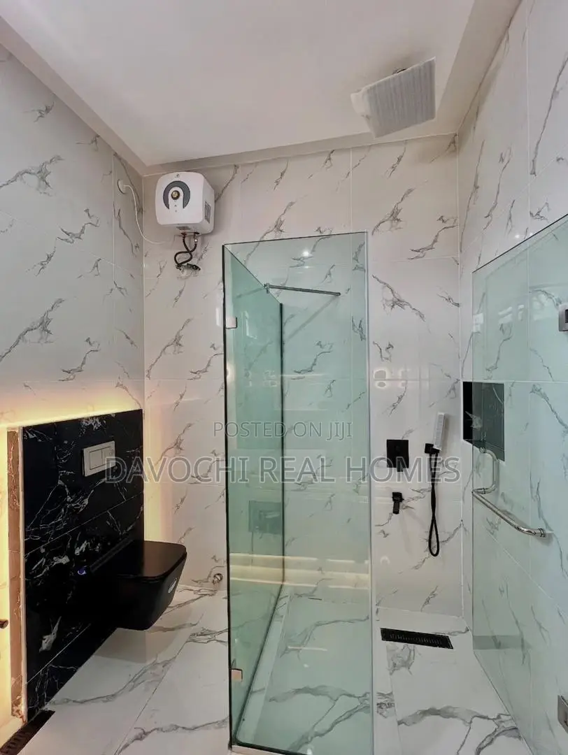 4bdrm Duplex in Ikota for rent in Ikota